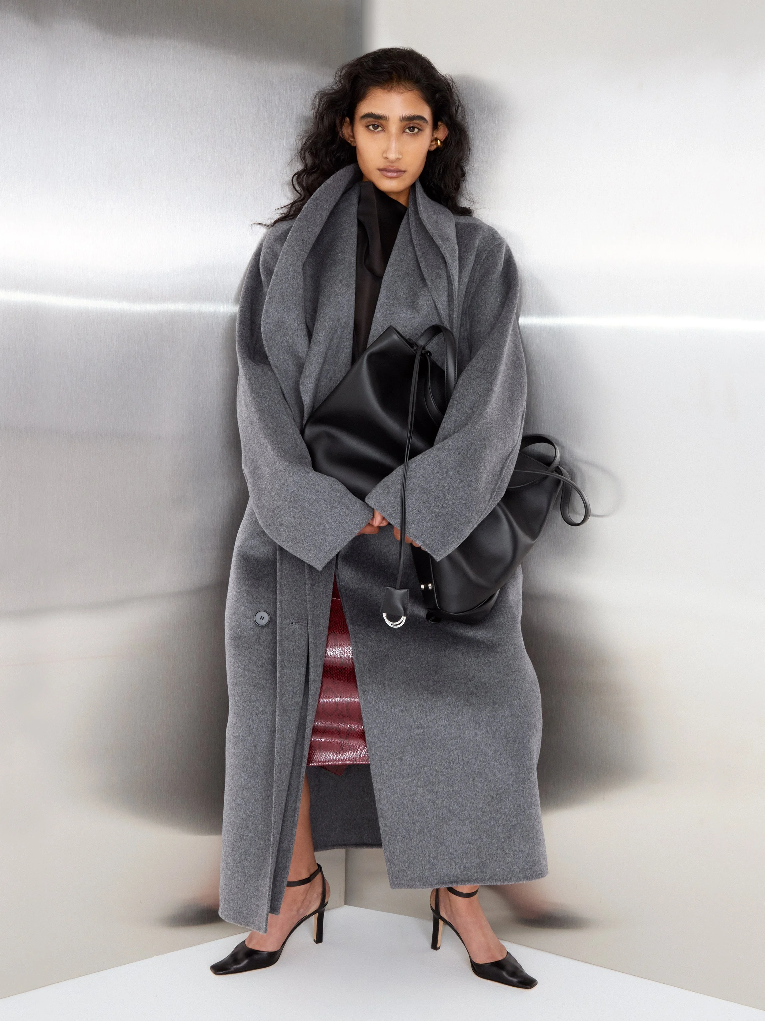 2025_07_28_CM-ON-MODEL_Rohe WW_High Res.jpg