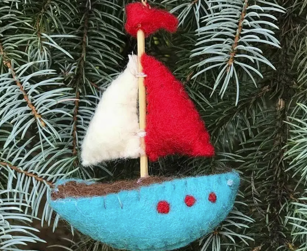 sailboat ornament.png