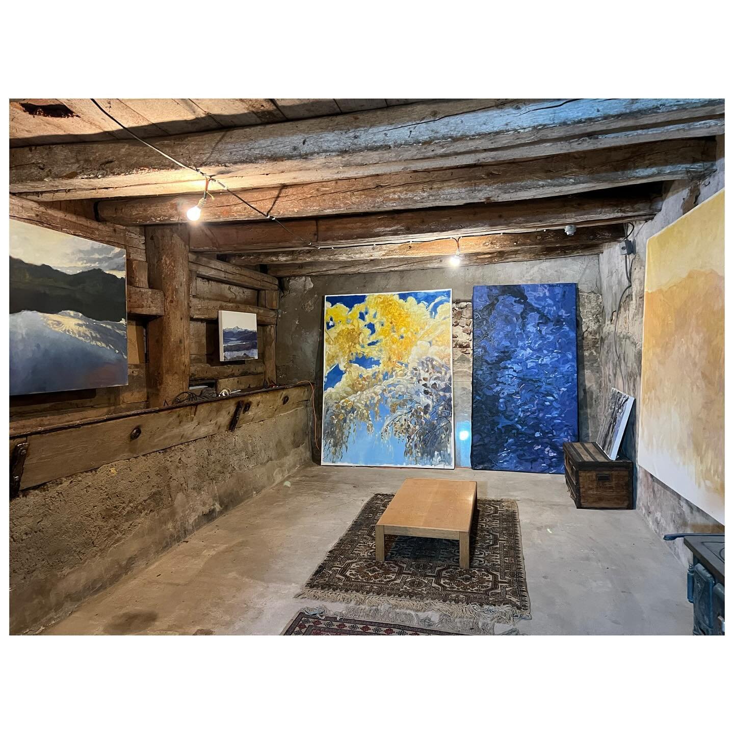 Un nouvel espace dans la continuit&eacute; de @aguascalientes_espasso pour vous accueillir !
#peinture #valromey #artcontemporain #landscapes #oilpainting #bugey #lyon #geneve #champagneenvalromey