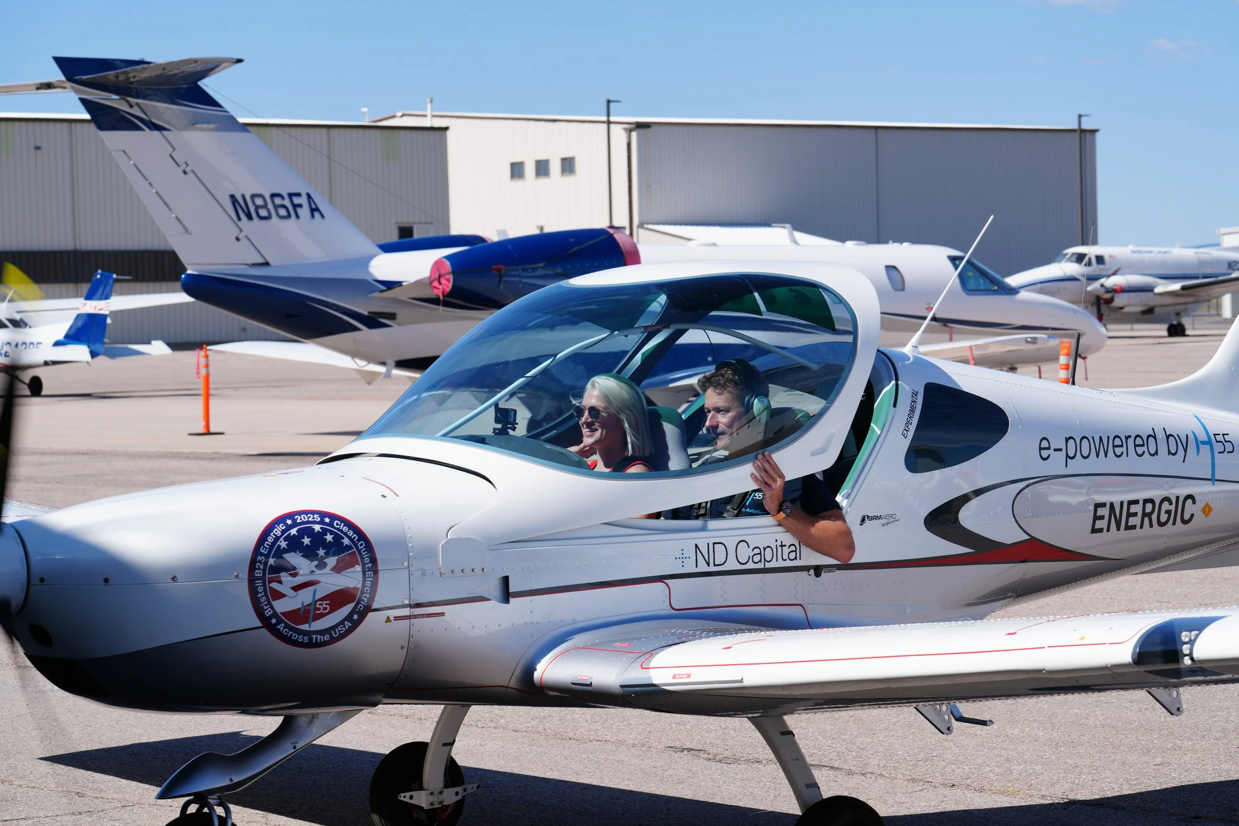 Flying in an electric plane - reducing pollution!