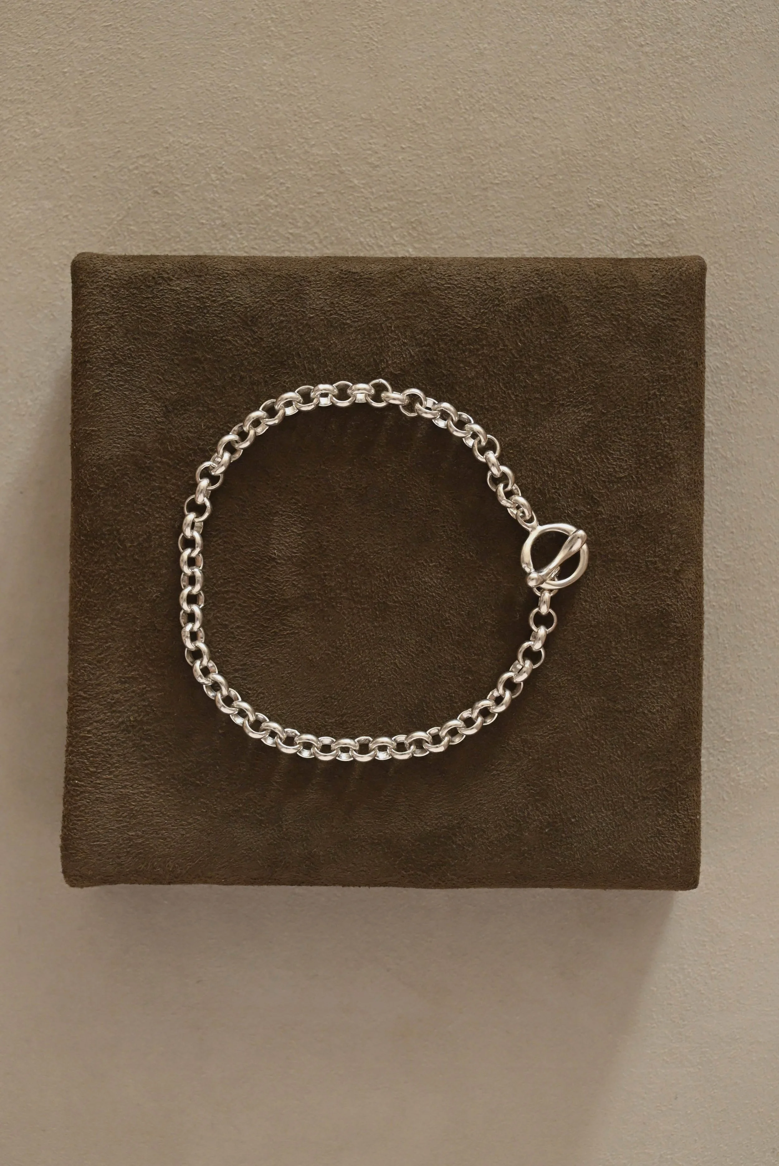 Dunton-Ellerkamp-Oliver-Bracelet-4-6mm2026-Web-DSC_2615.jpg