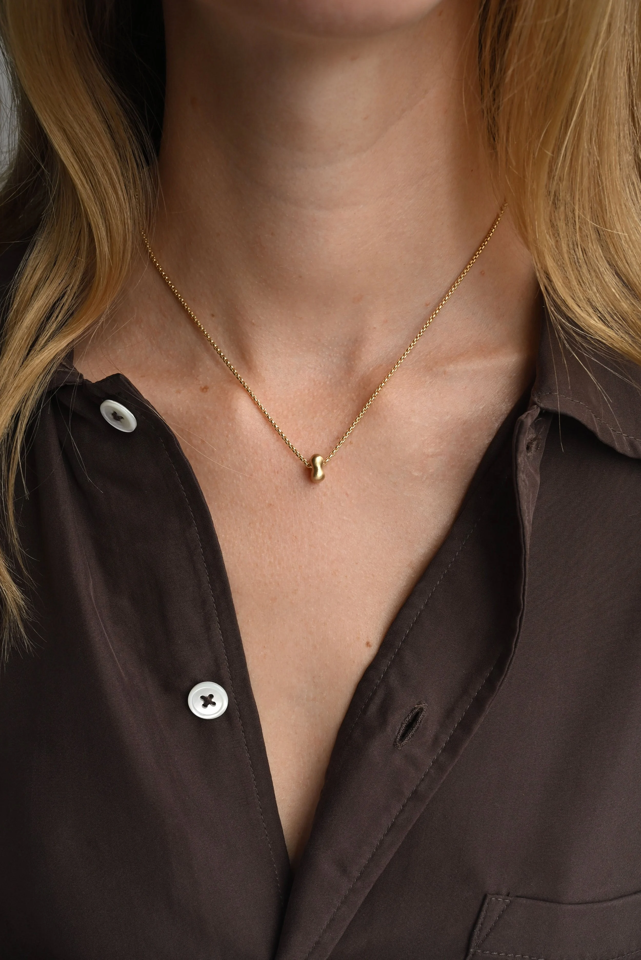 Dunton-Ellerkamp-Fall-Capsule-Collection-2026-Gold-Owen-Spinner-Pendant-Single-1.jpg