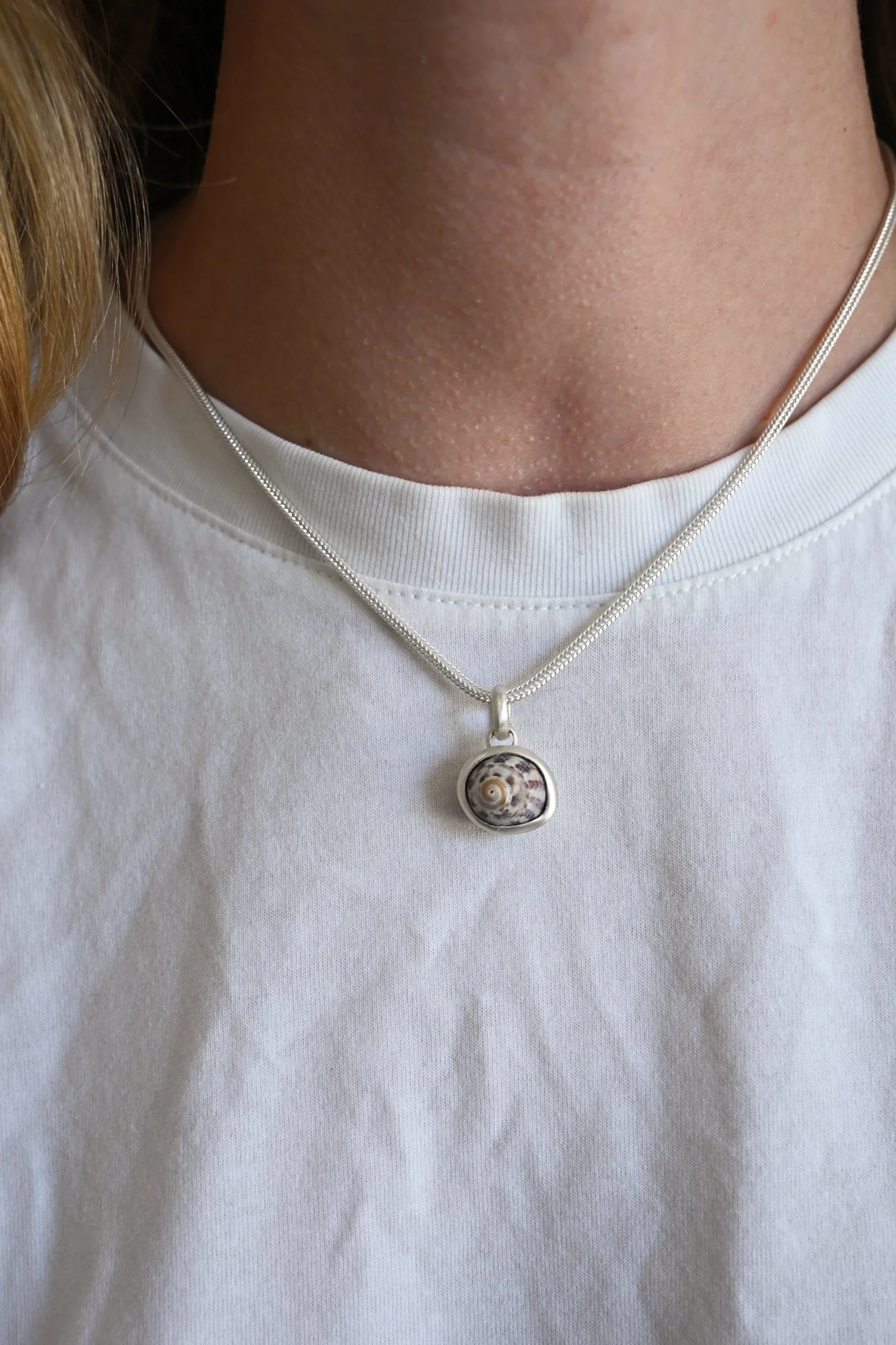 Dunton-Ellerkamp-Pendant-On-Figure-25.jpg