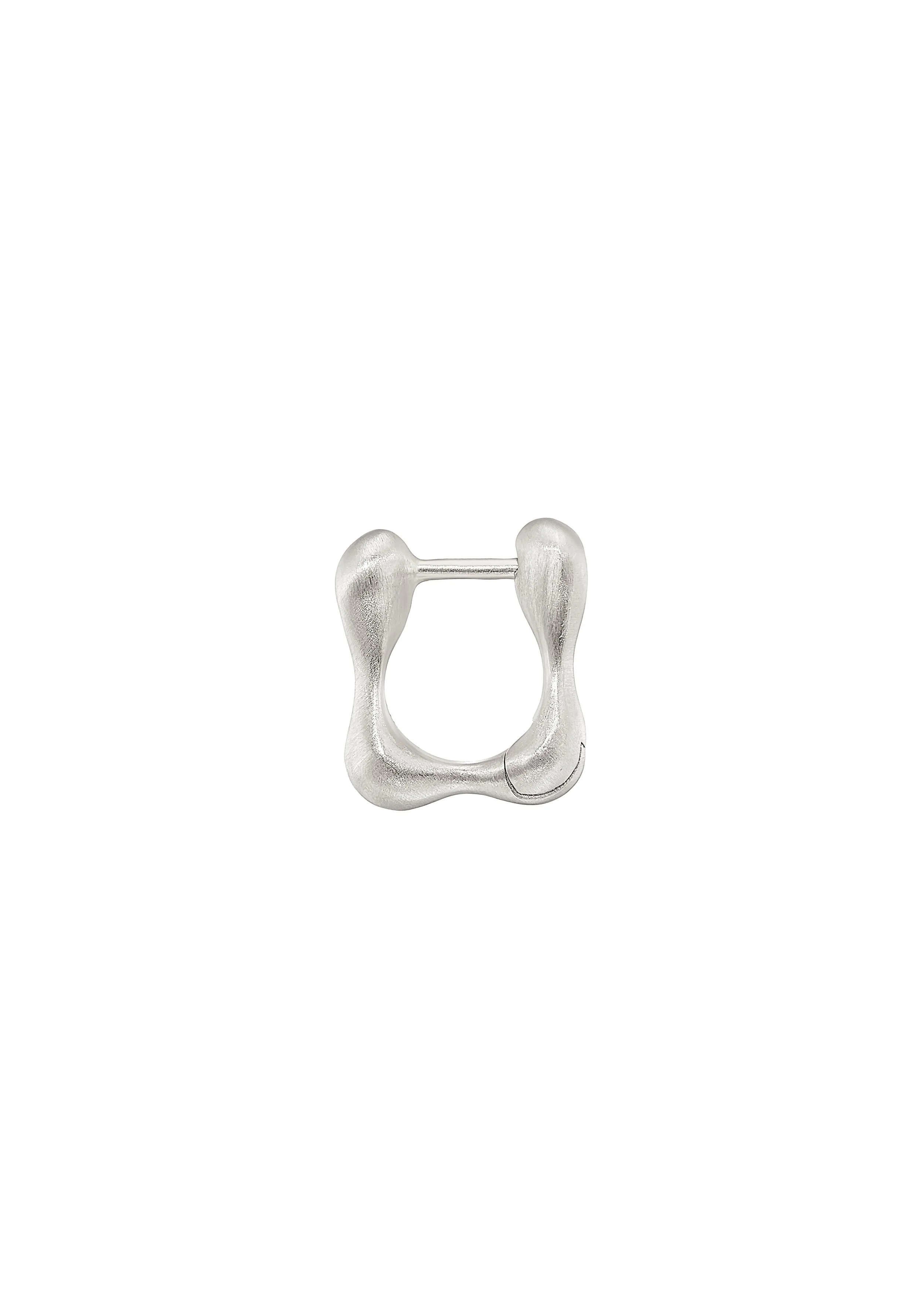 Dunton_Ellerkamp_Owen_Huggies_5mm_Silver_Web2.jpg
