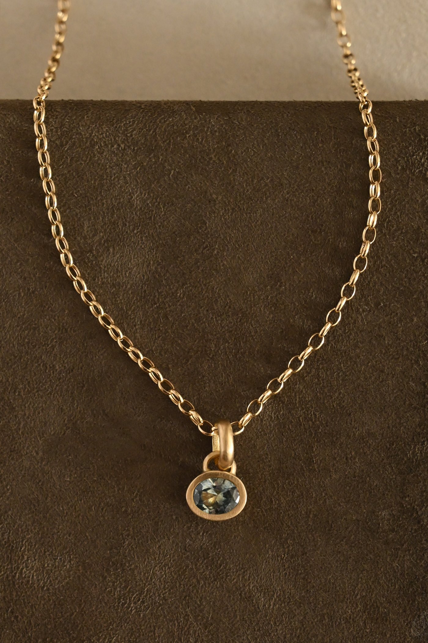 Dunton-Ellerkamp-Teal-Montana-Sapphire-Pendant-OnChain-1.jpg