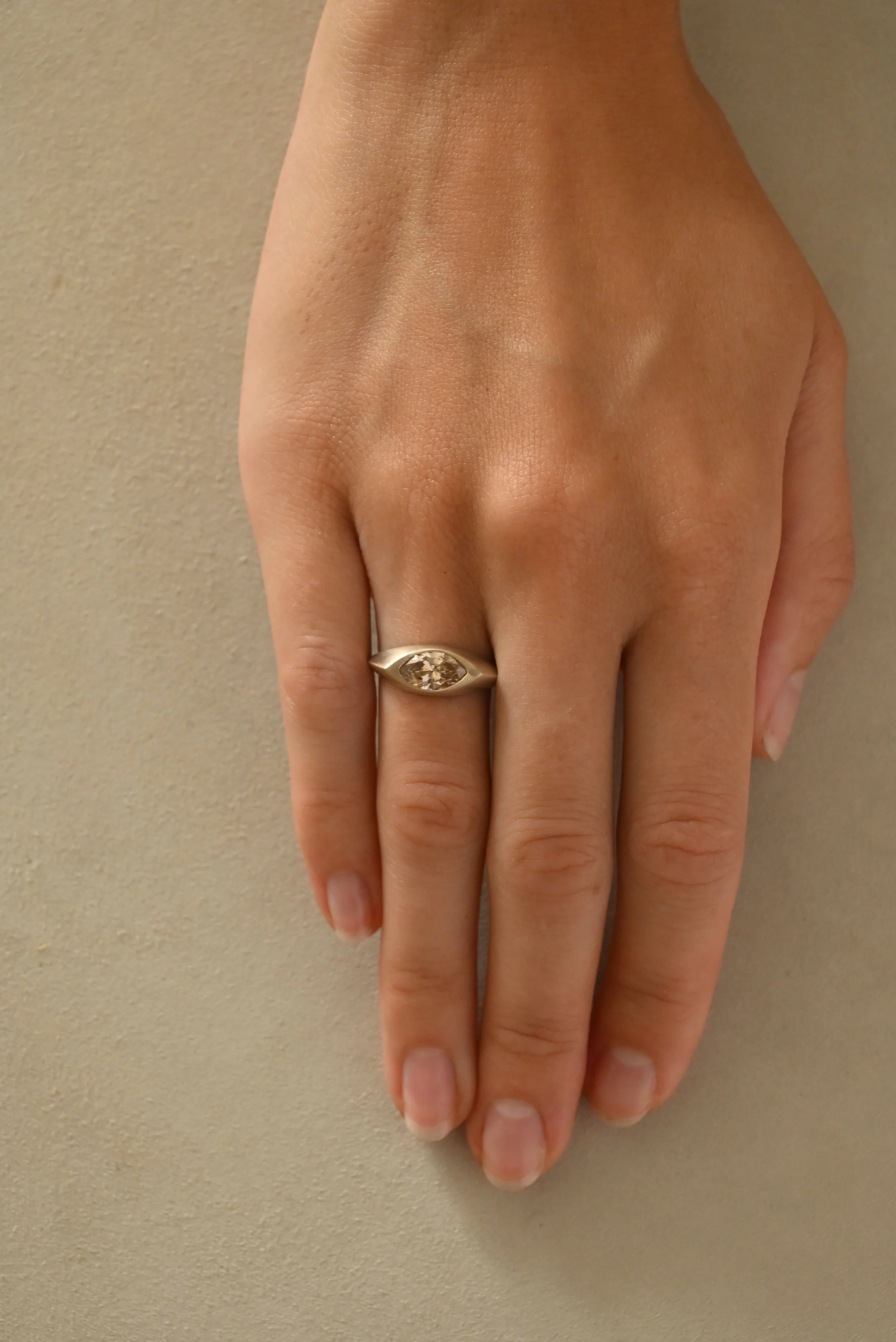 Dunton-Ellerkamp-Ellipse-Champagne-Diamond-18k-White-Gold-Web-1.jpg