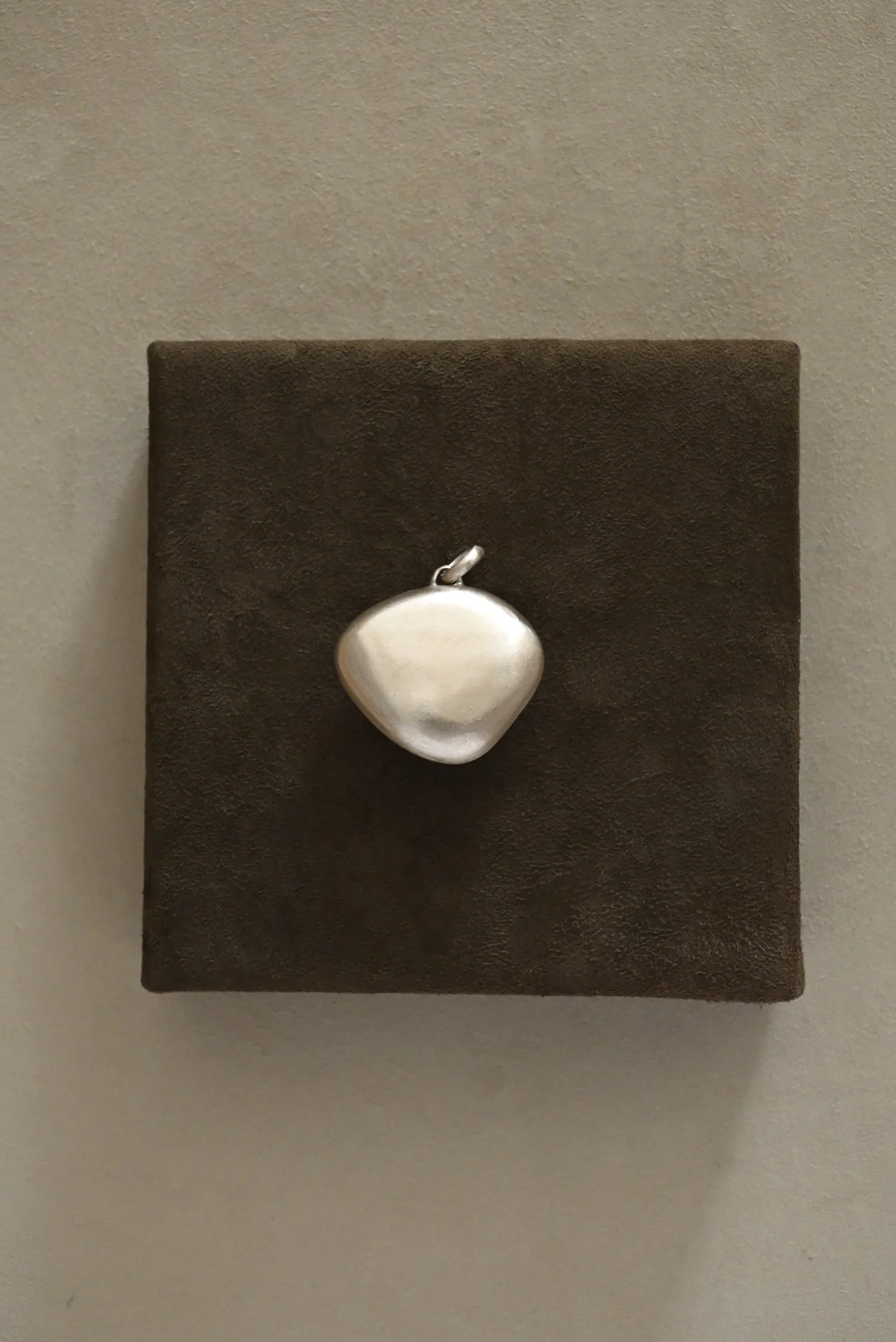 Dunton-Ellerkamp-Silver-Shell-Pendant-15.jpg