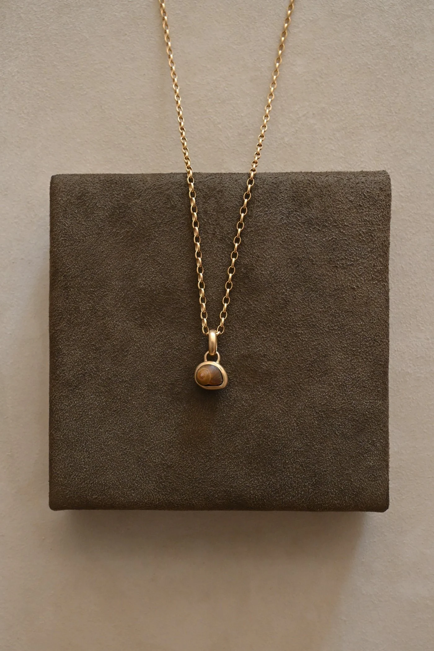 Gold Shell Pendant No. 18