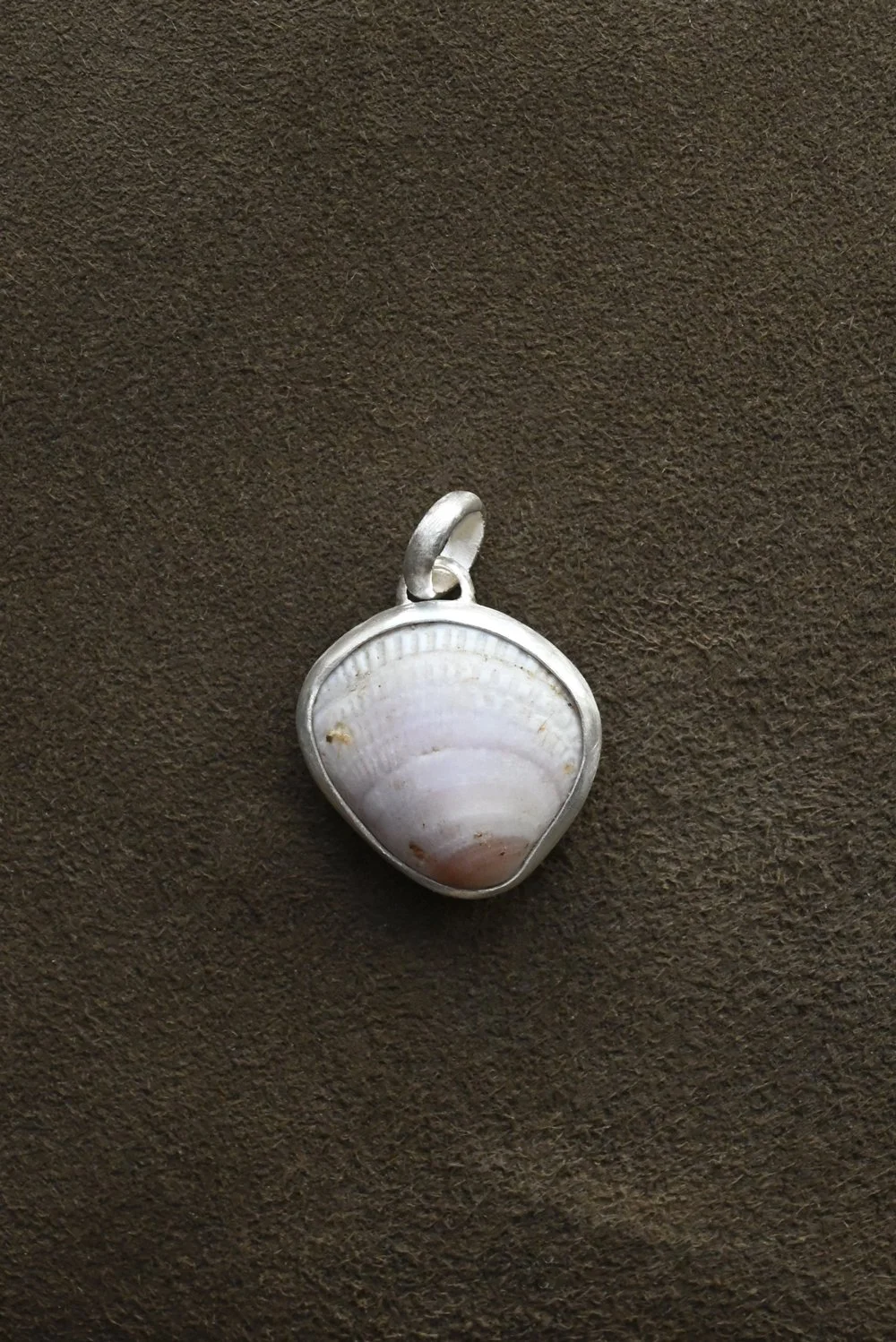 Dunton_Ellerkamp_Shell_Pendant_Nov_21.jpg