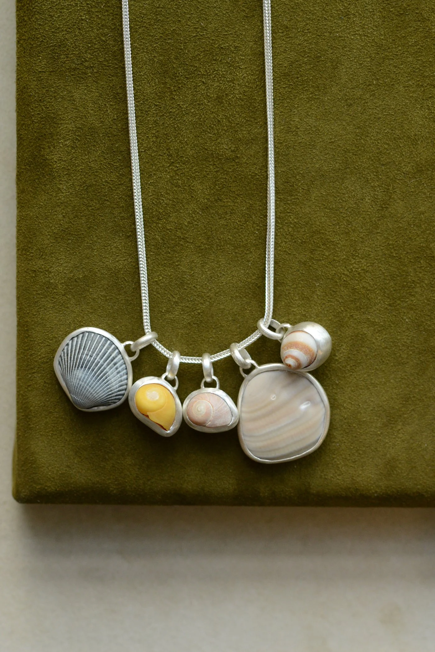 Dunton_Ellerkamp_Shell_Pendants_Jewelry_Web_15.jpg