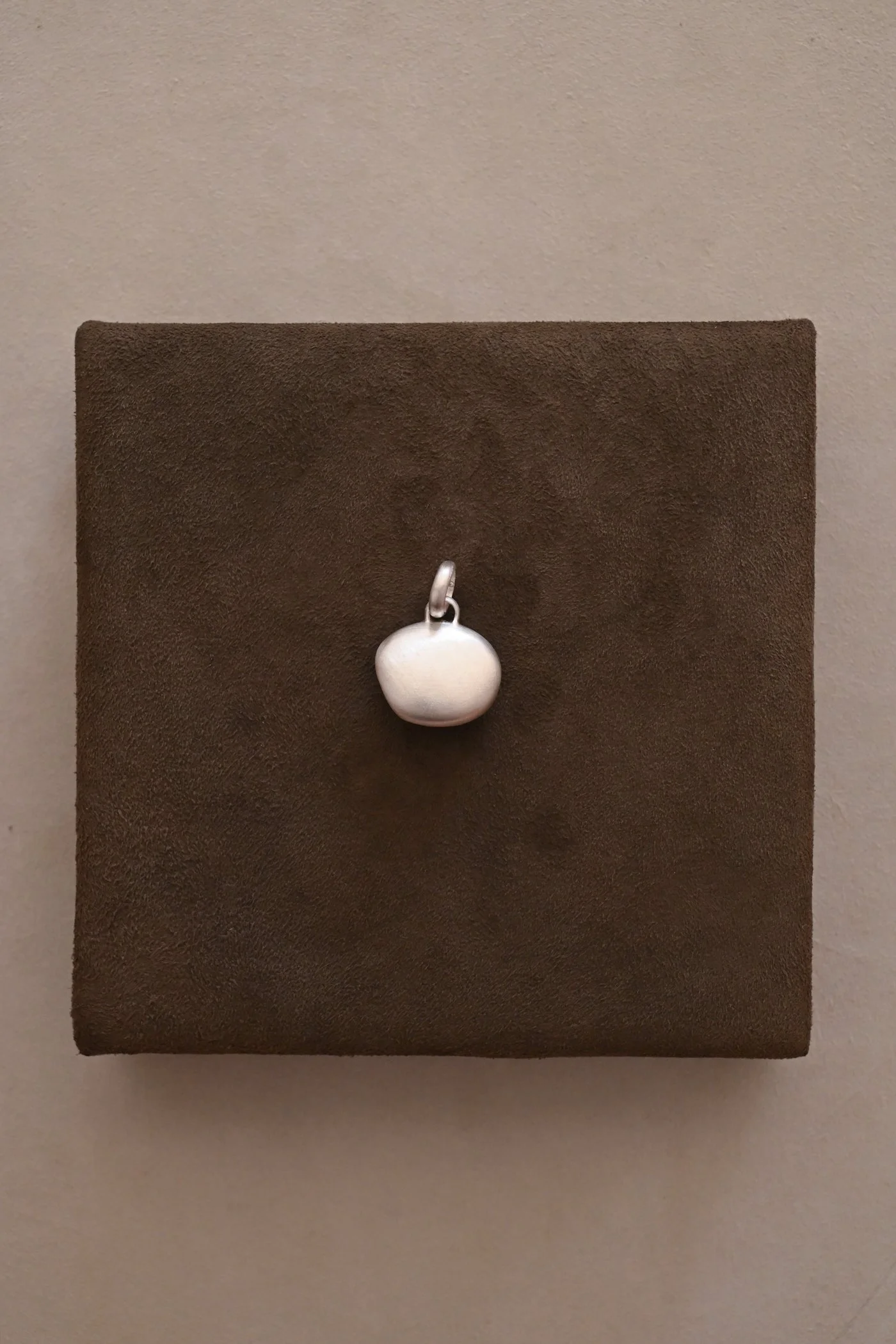 Dunton-Ellerkamp-Shell-Pendants-July-2026-14.jpg