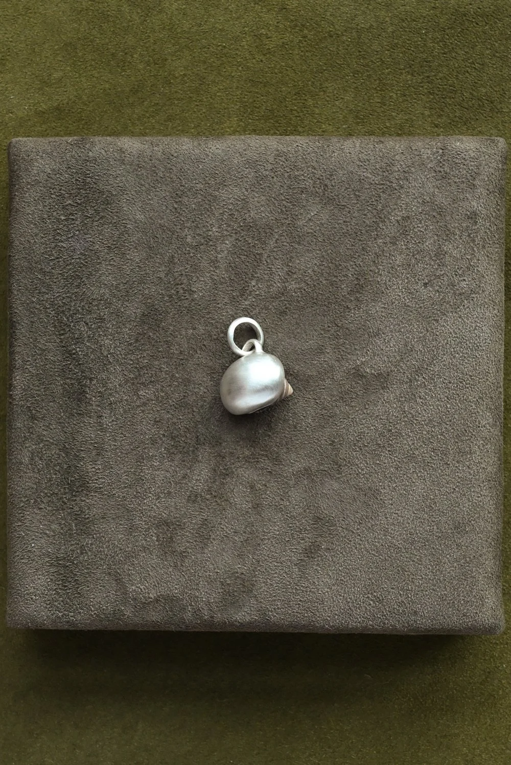 Dunton_Ellerkamp_Silver_Shell_Pendant_8.jpg