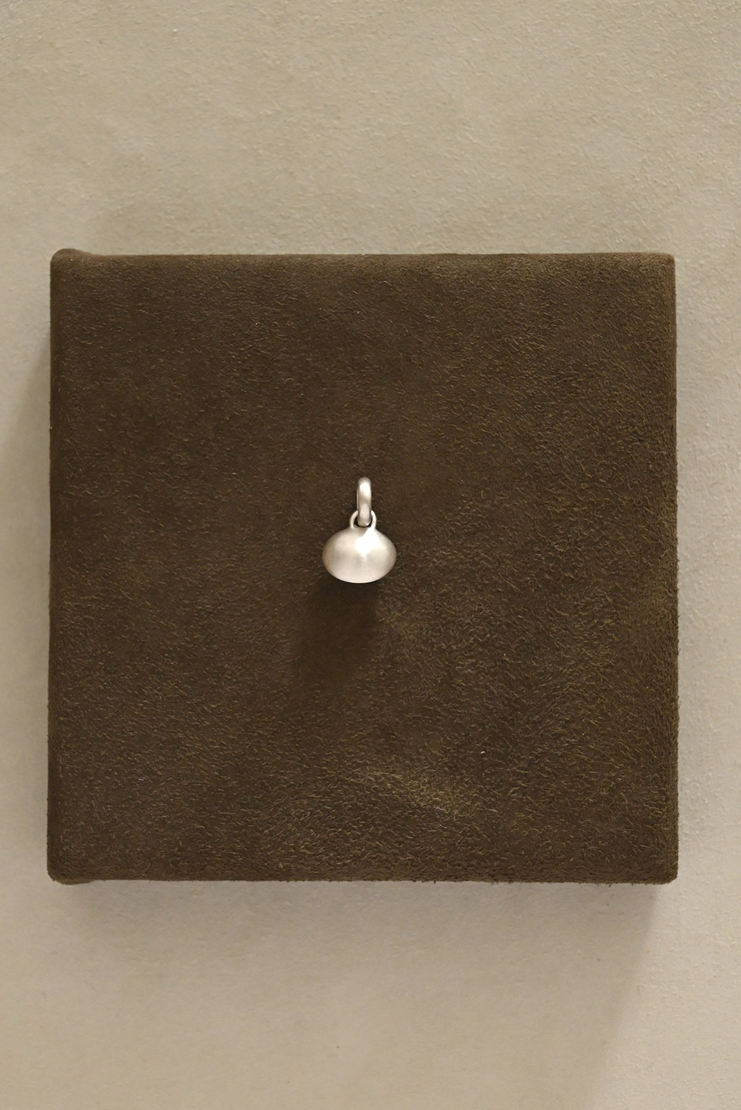Dunton-Ellerkamp-Fall-Capsule-Collection-2026-Green-Moonstone-Silver-Pendant-2.jpg
