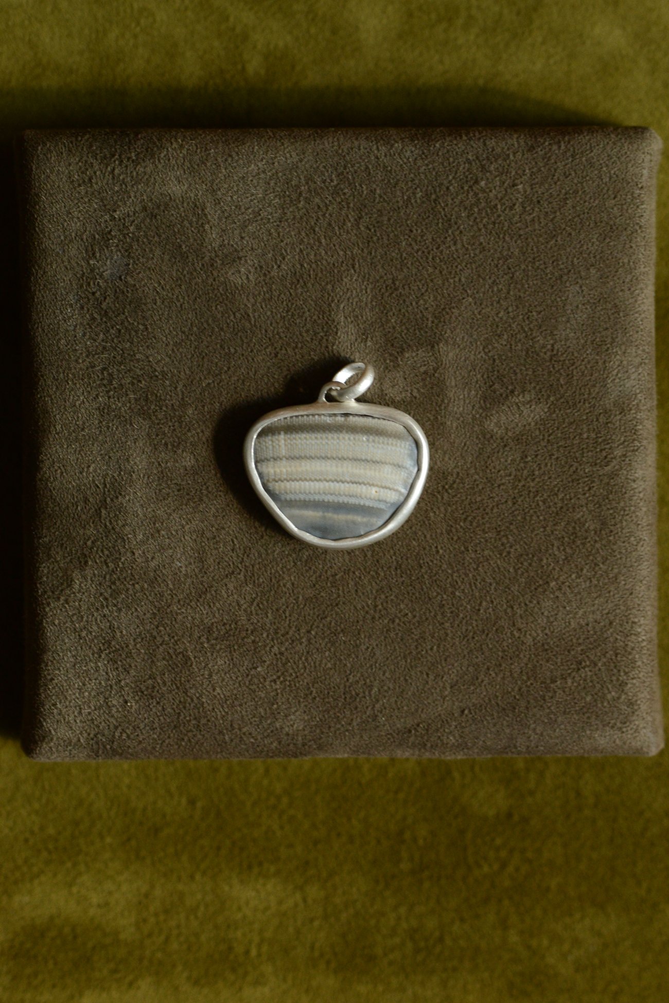 Dunton_Ellerkamp_Grey_Shell_Pendant_Web_1.jpg