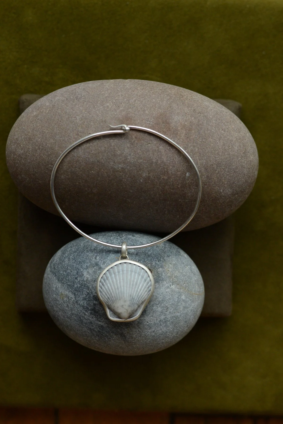 Dunton_Ellerkamp_Tension_Bangle_8.jpg