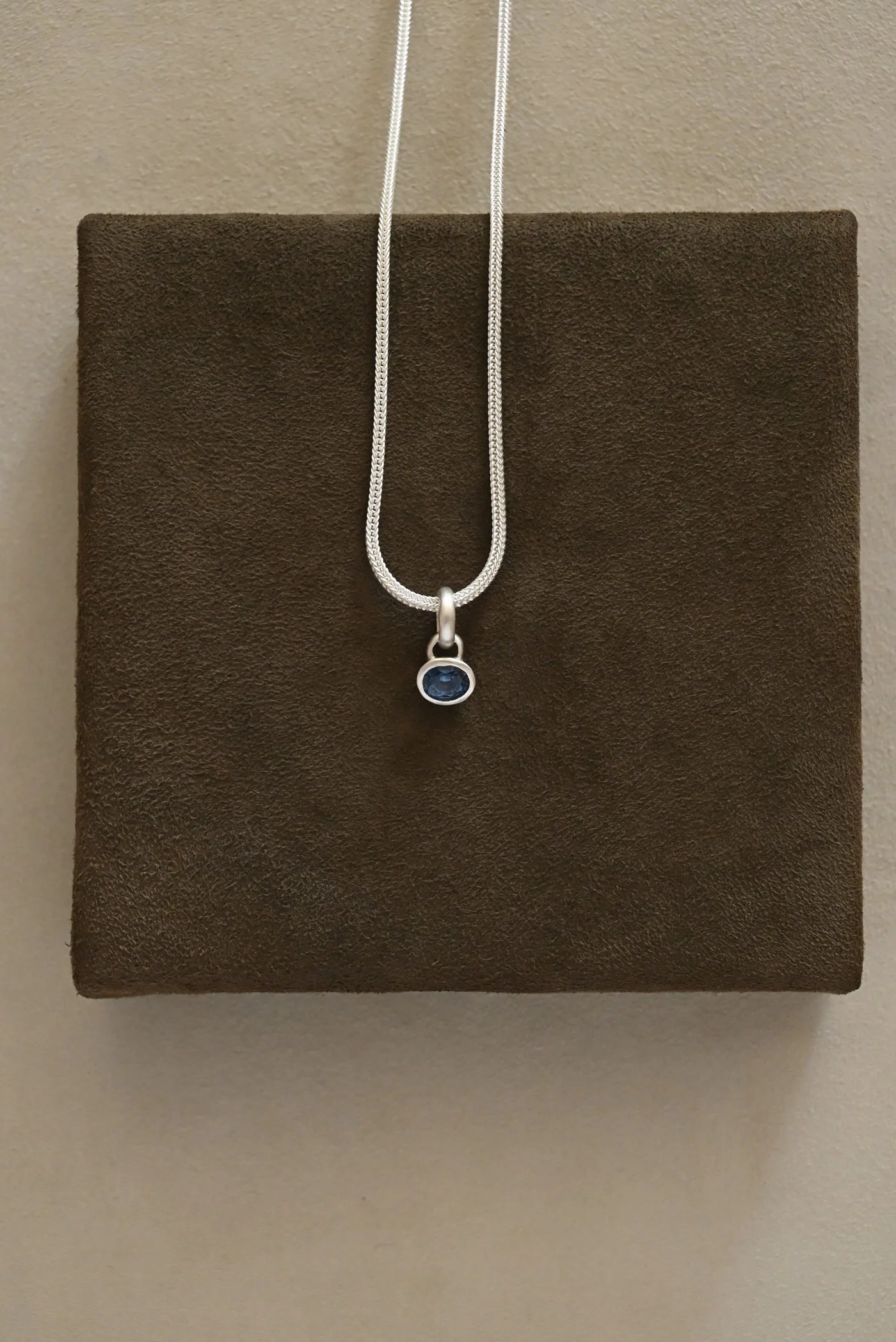 DE-Blue-Sapphire-1.jpg