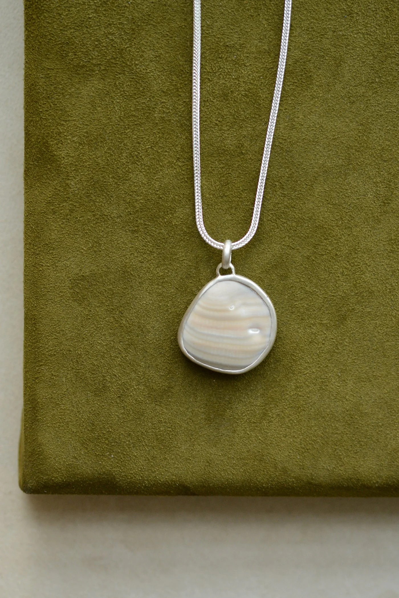 Dunton_Ellerkamp_Shell_Pendants_Jewelry_Web_8.jpg