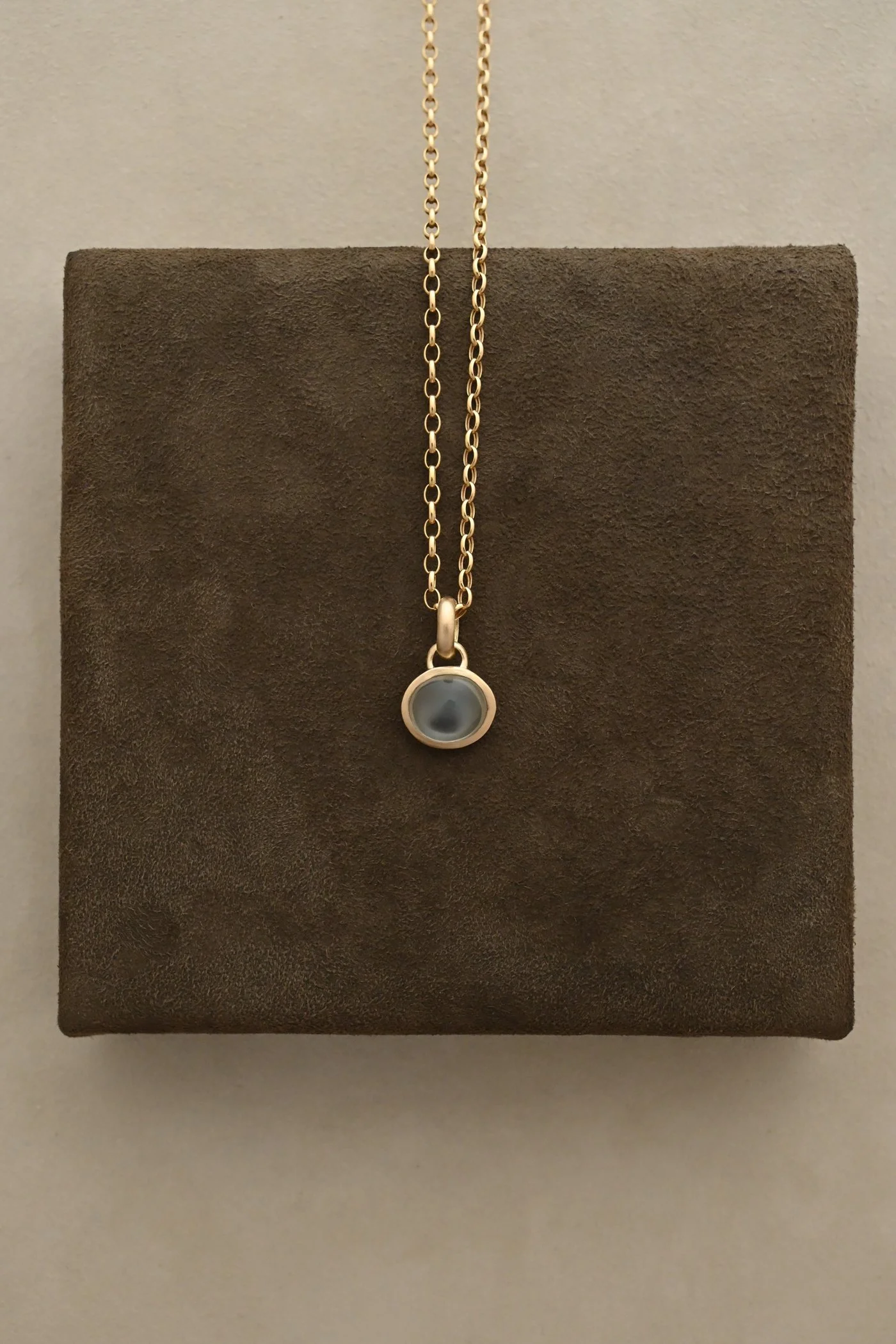 Dunton-Ellerkamp-Green-Moonstone-Gold-Pendant-5.jpg