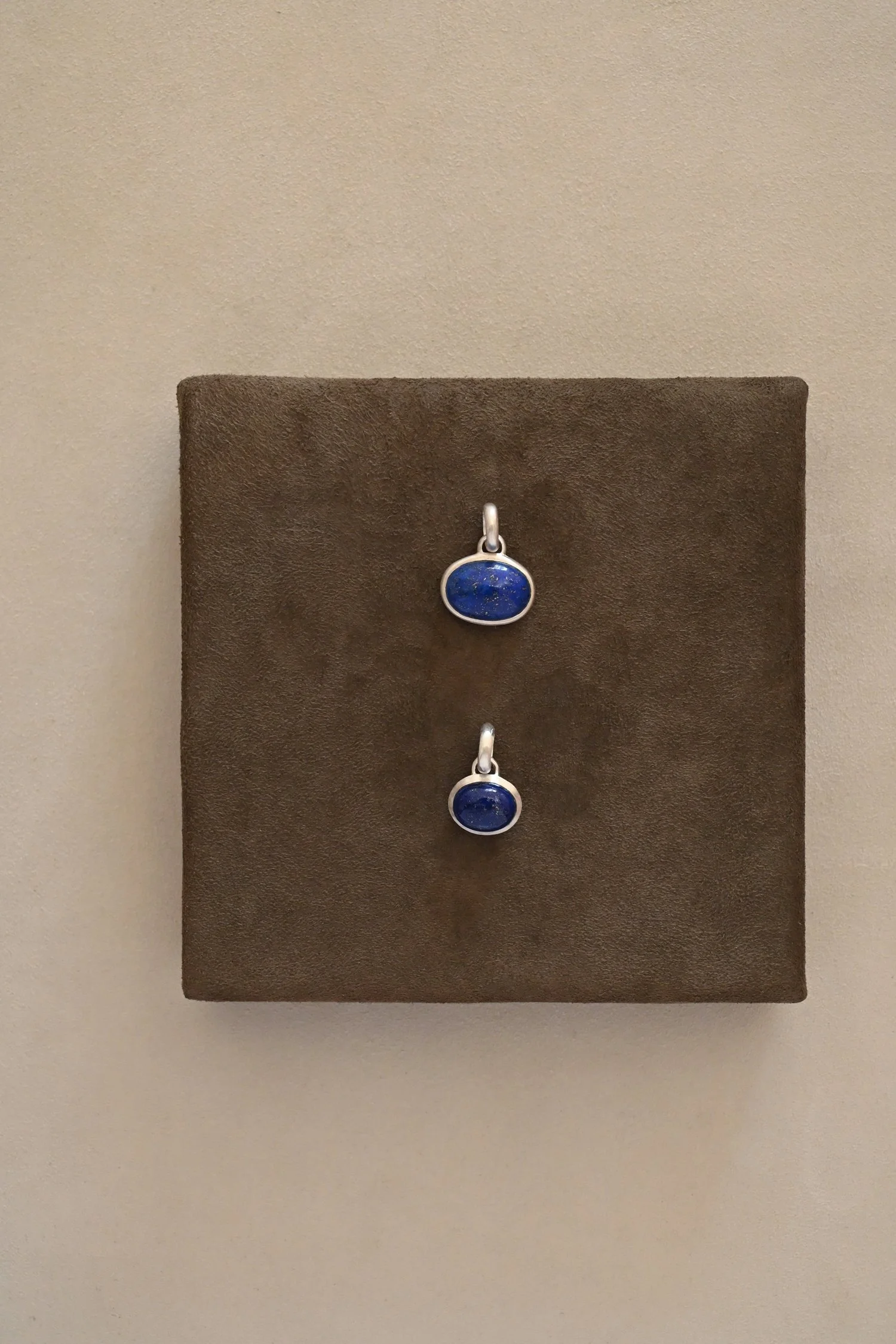Dunton-Ellerkamp-Lapis-Pendant-Silver-Fish-1.jpg