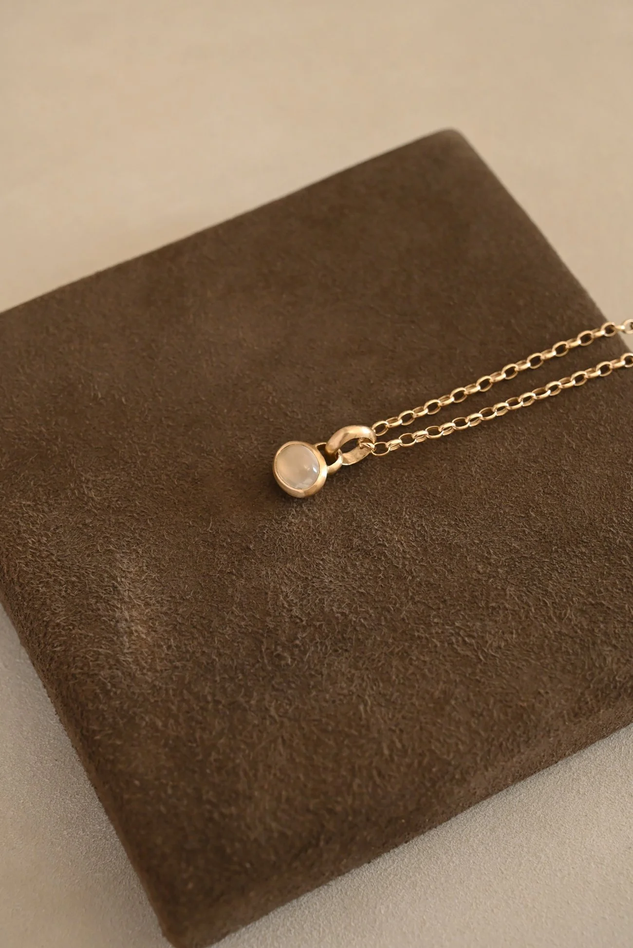 Dunton-Ellerkamp-Gold-Moonstone-Pendant-2.jpg