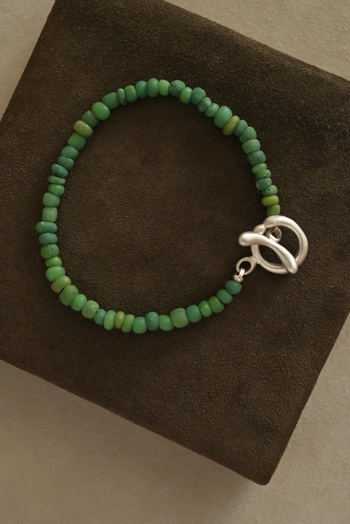 Dunton-Ellerkamp-Green-Indonesian-Glass-Bead-Bracelet-1.jpg