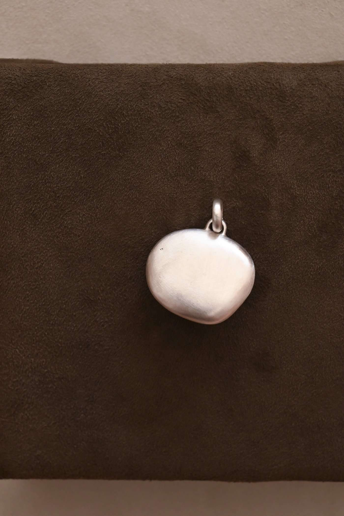 Dunton-Ellerkamp-Shell-Pendants-July-2026-5.jpg
