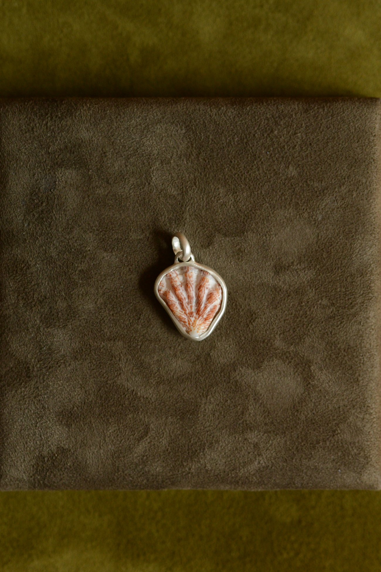 Dunton_Ellerkamp_Orange_Shell_Pendant_1.jpg