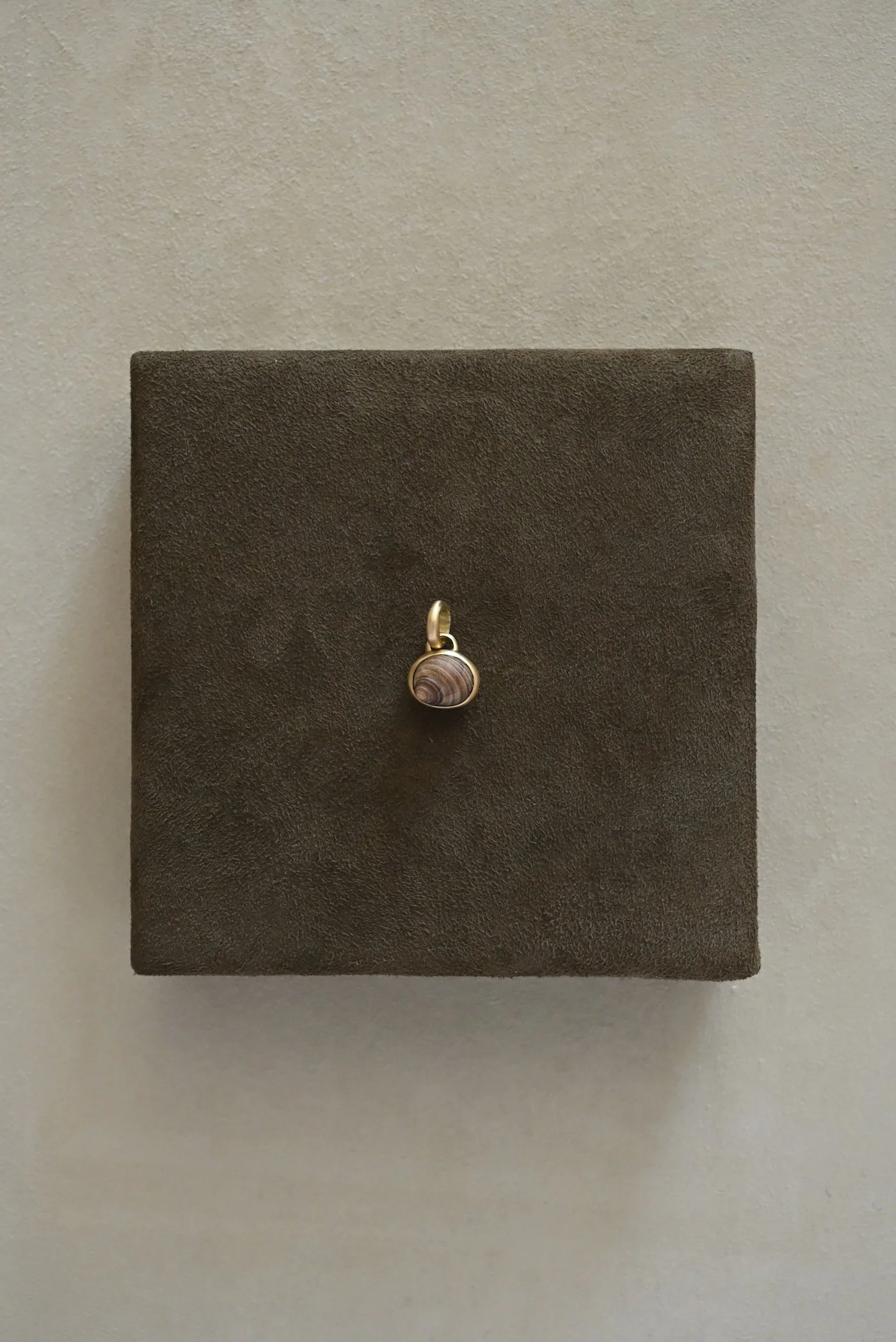 Dunton-Ellerkamp-Gold-Brown-Snail-Shell-2.jpg