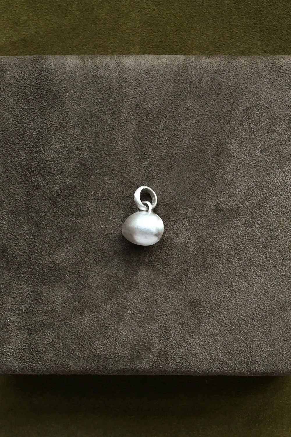 Dunton_Ellerkamp_Silver_Shell_Pendant_14.jpg
