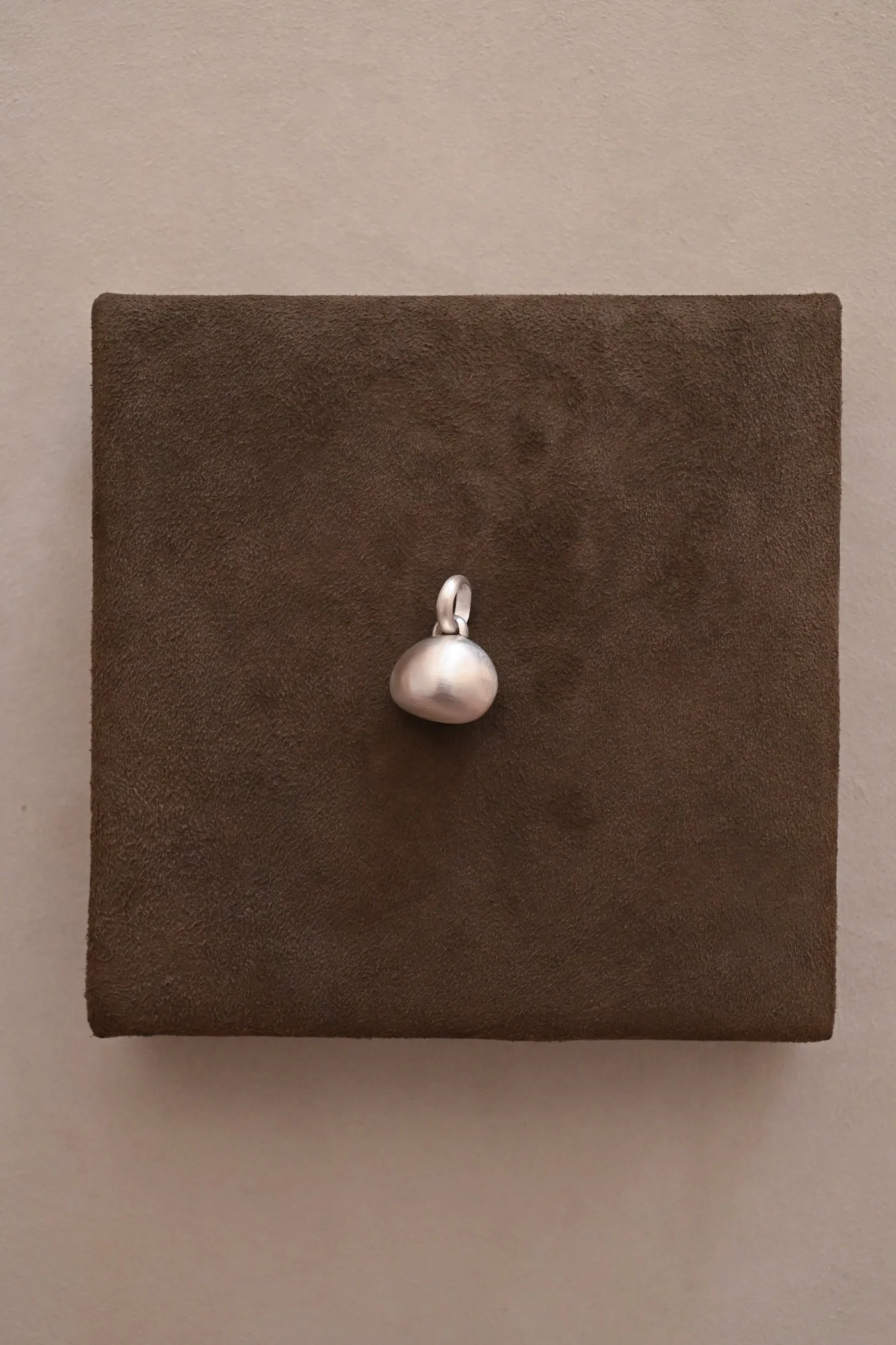 Dunton-Ellerkamp-Shell-Pendants-July-2026-7.jpg