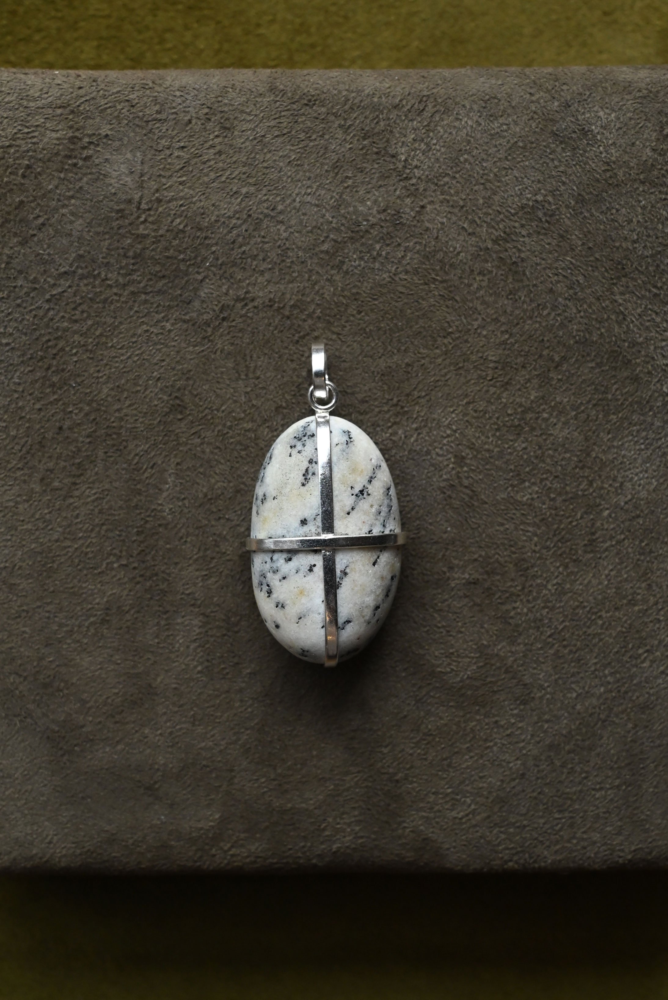 Stone_Pendant_12.jpg