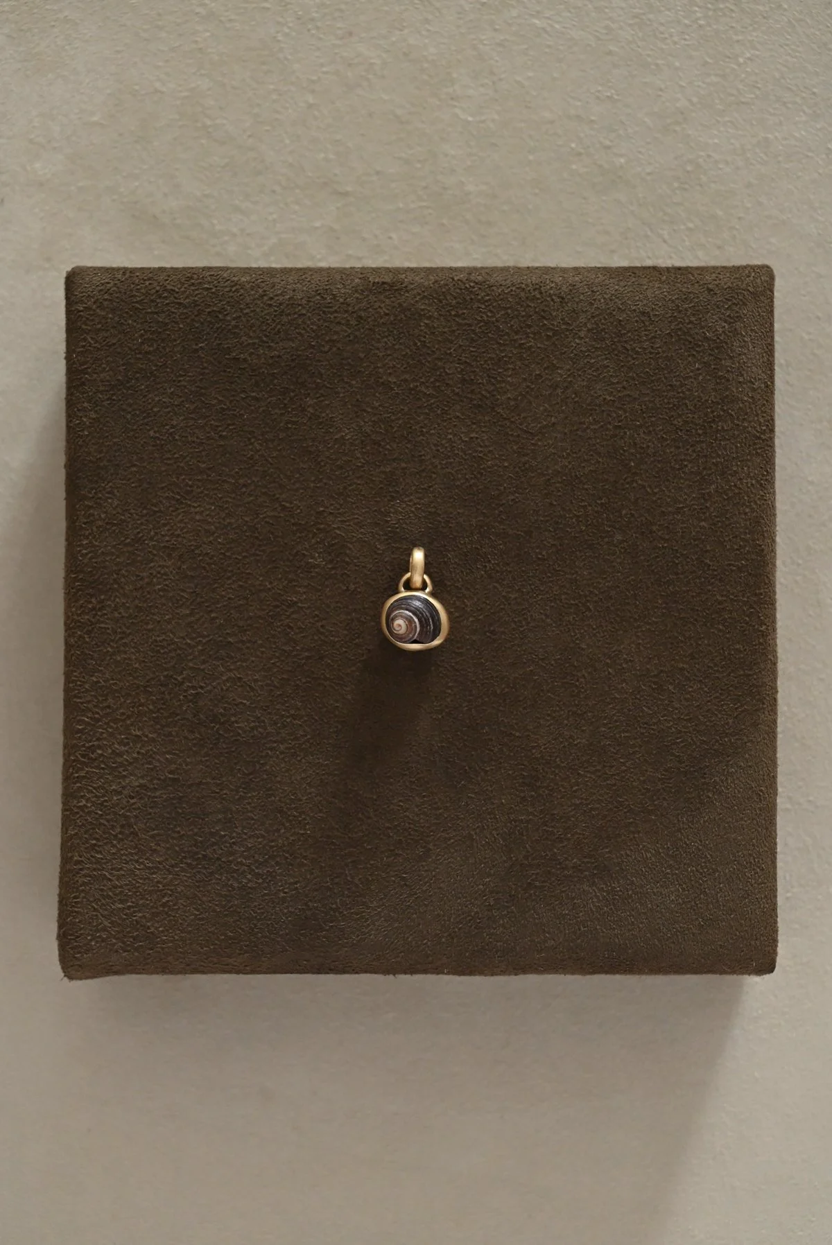 Gold Shell Pendant No. 24