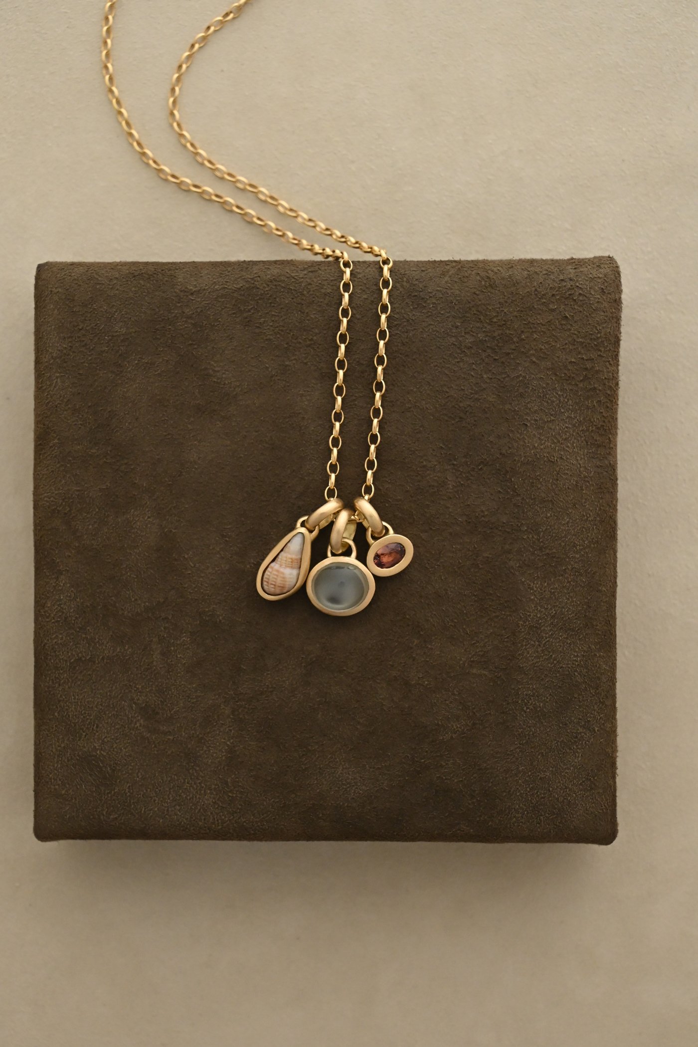 Dunton-Ellerkamp-Summer-Capsule-Gold-Pendant-Cluster.jpg