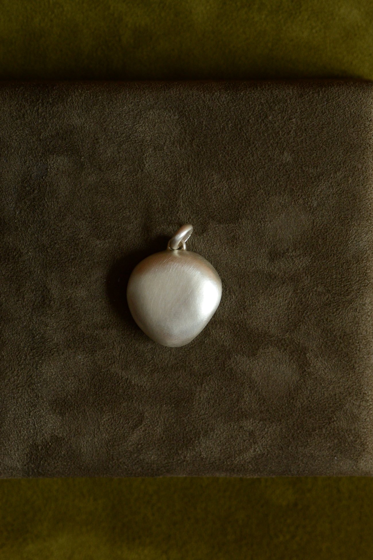 Dunton_Ellerkamp_Pink_Shell_Pendant_2.jpg