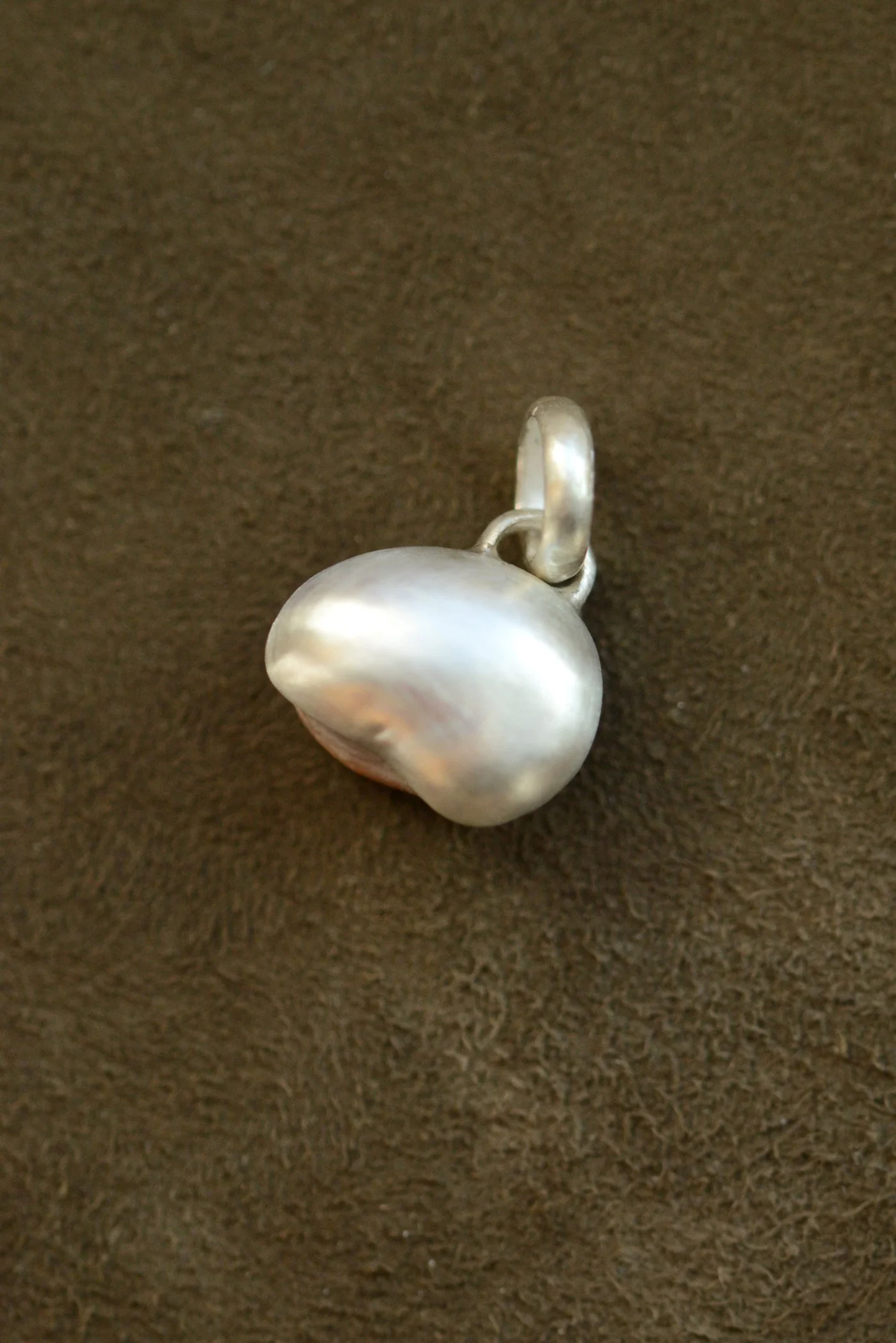 Dunton_Ellerkamp_Shell_Pendants_Fall_Capsule_2_web-8.jpg