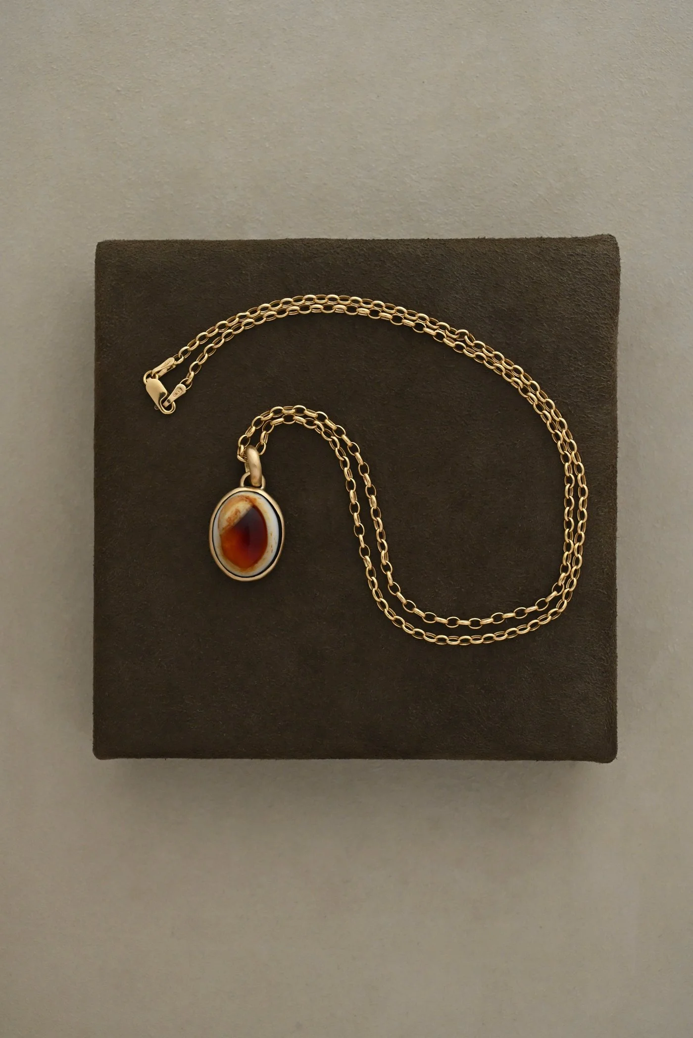 Agate and Gold Pendant