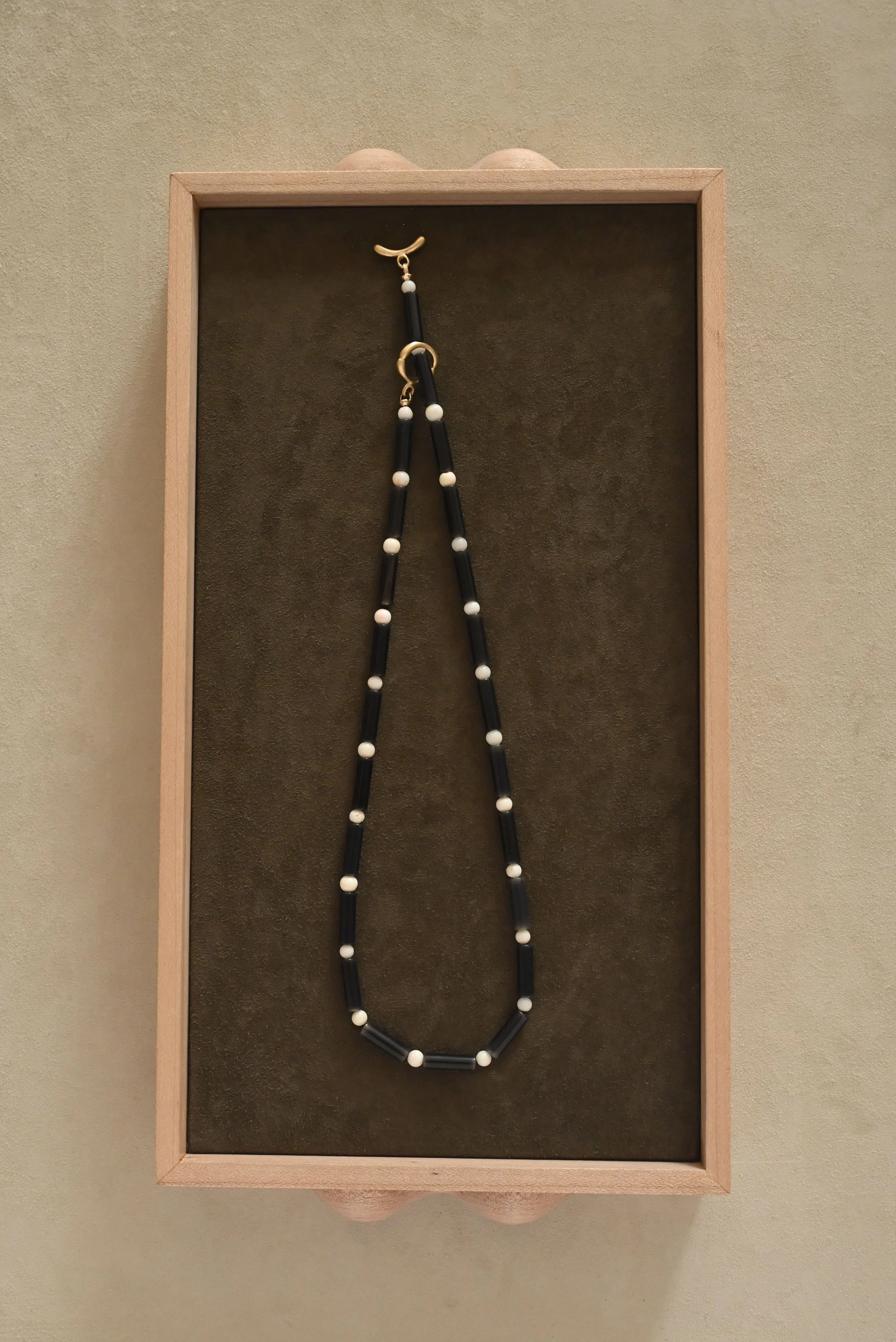 Dunton-Ellerkamp-Fall-Capsule-2026-Web-Agate-Angels-Skin-Coral-Necklace-2.jpg
