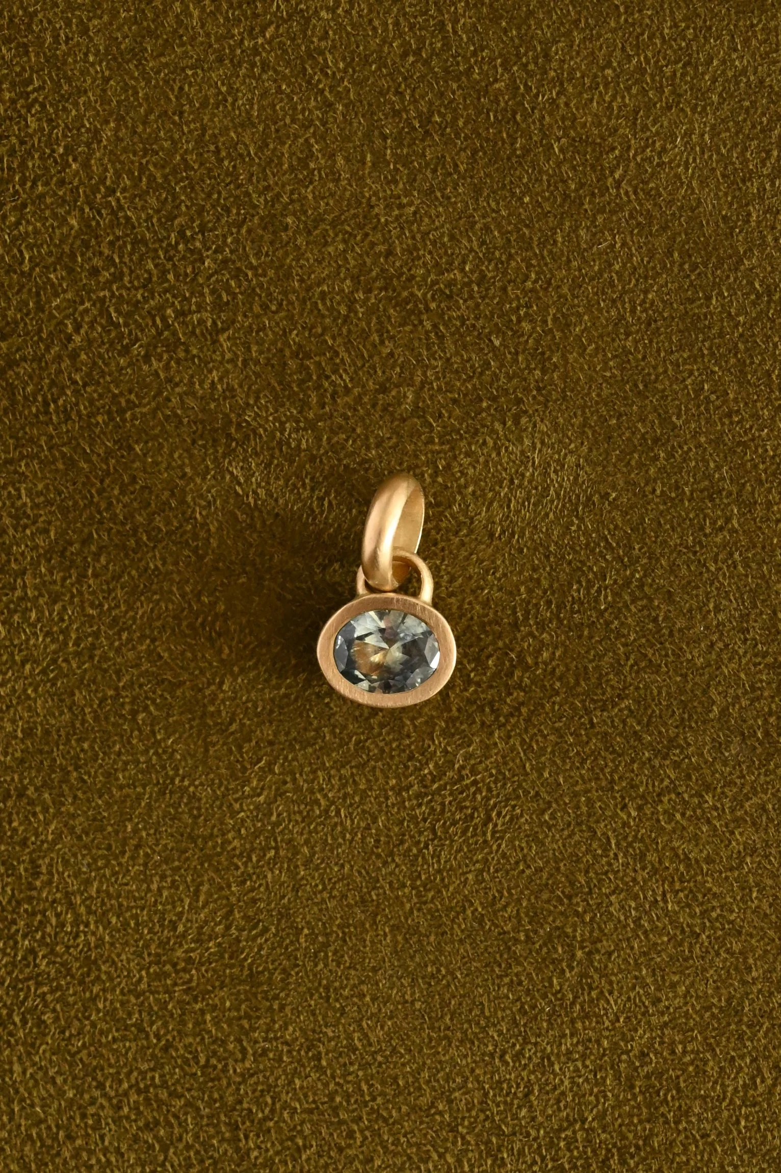 Dunton-Ellerkamp-Teal-Montana-Sapphire-Pendant-1.jpg