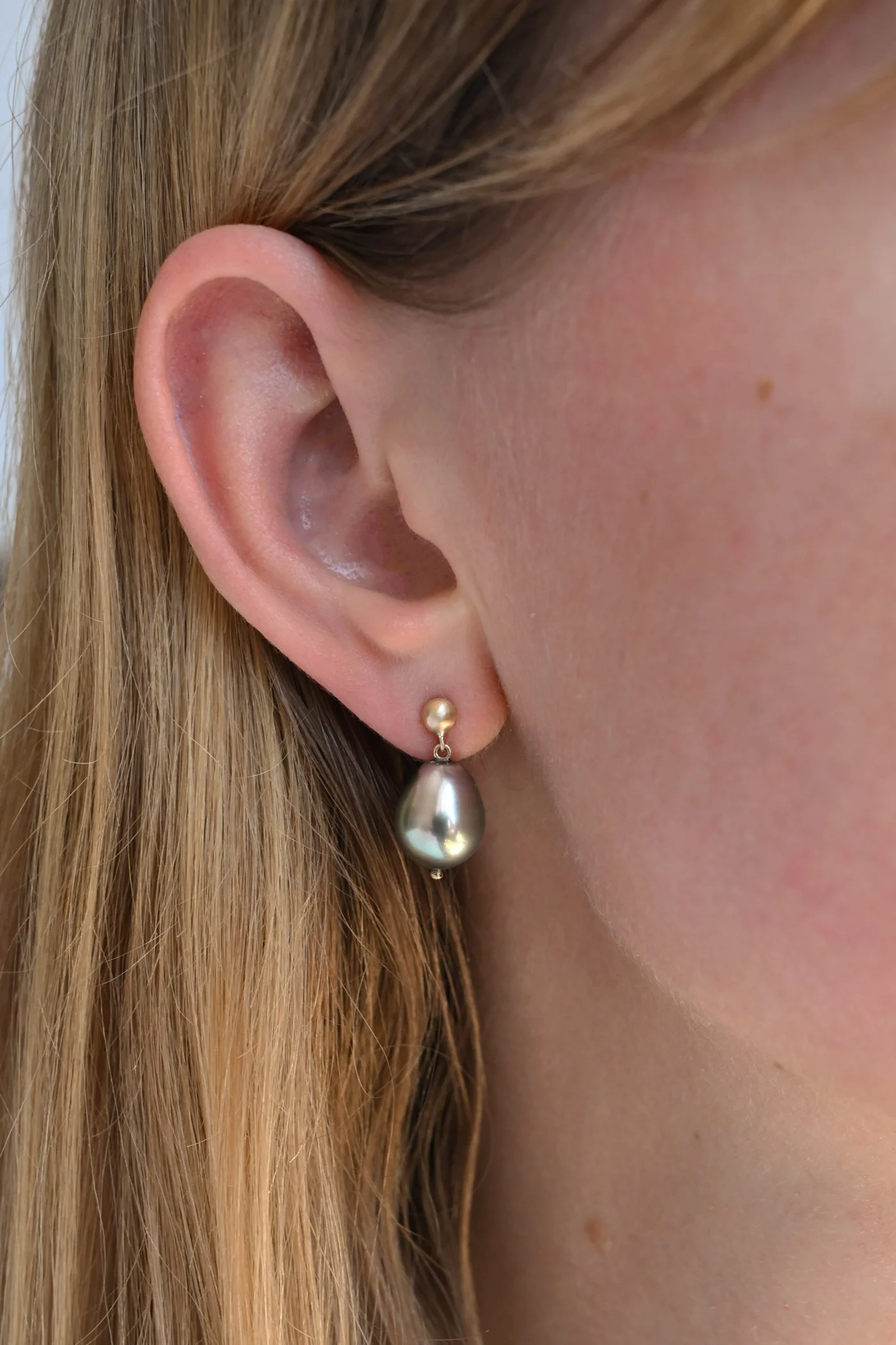 Dunton-Ellerkamp-Gold-Tahitian-Pearl-Earrings-1.jpg