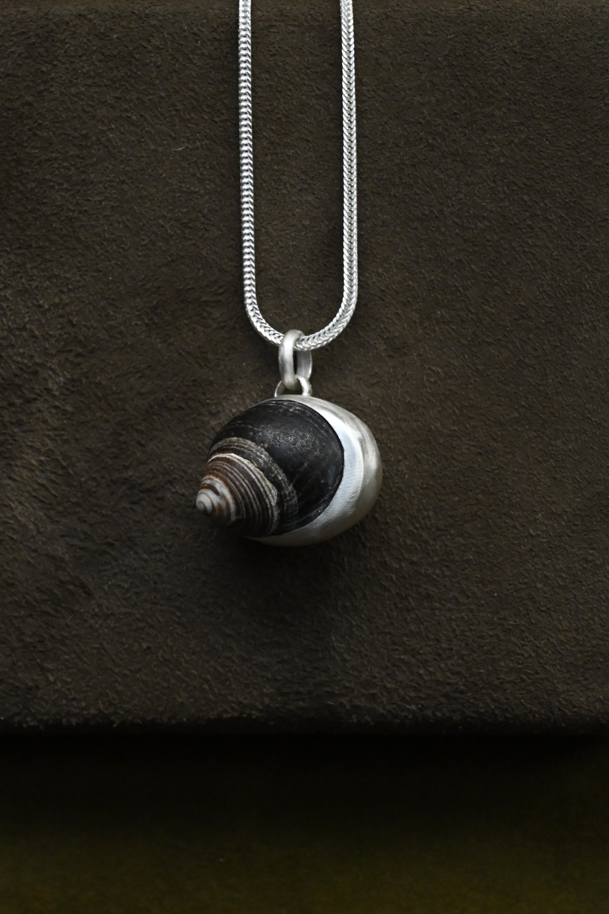 Dunton_Ellerkamp_Shell_Pendant_Nov_8.jpg