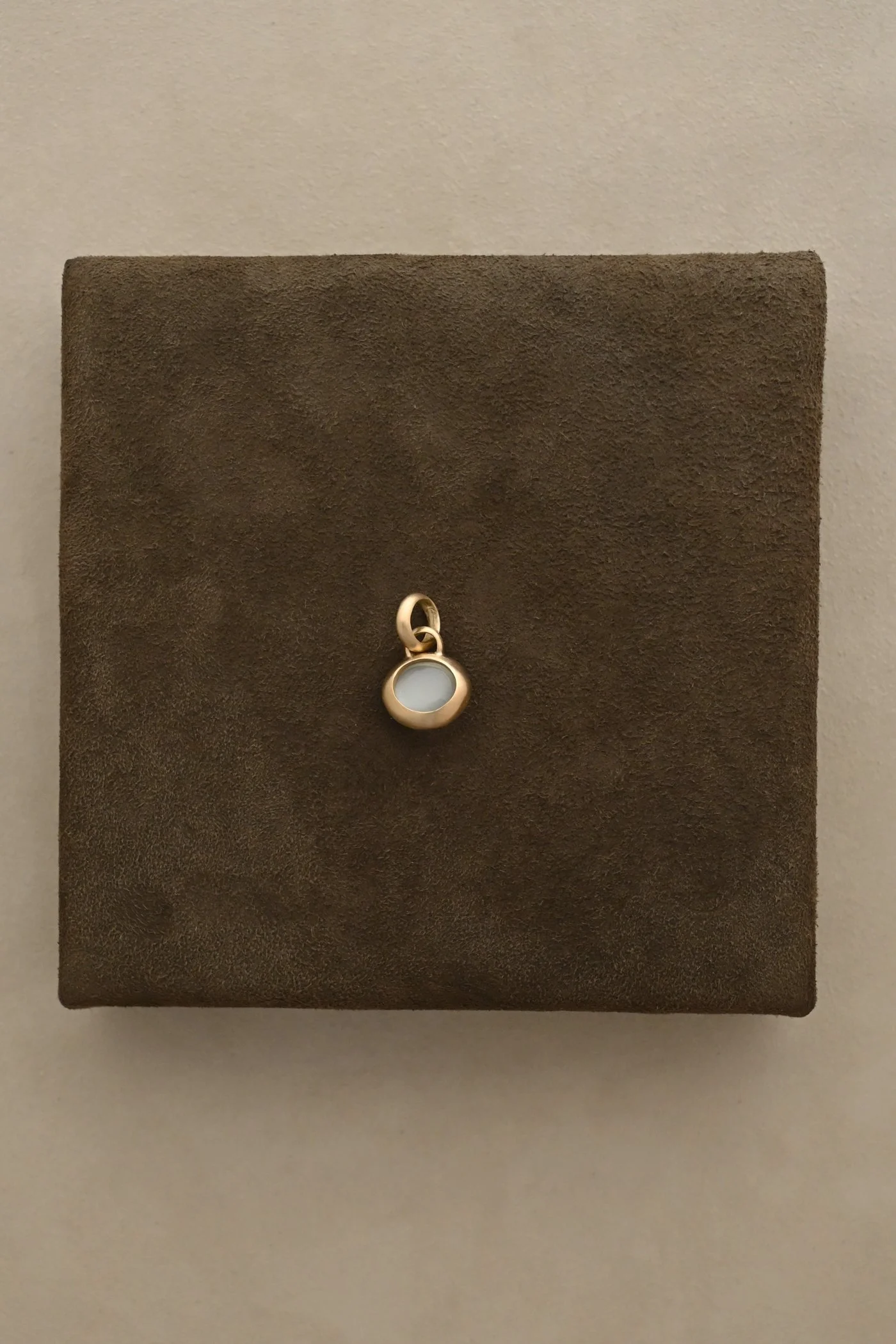 Dunton-Ellerkamp-Green-Moonstone-Gold-Pendant-1.jpg
