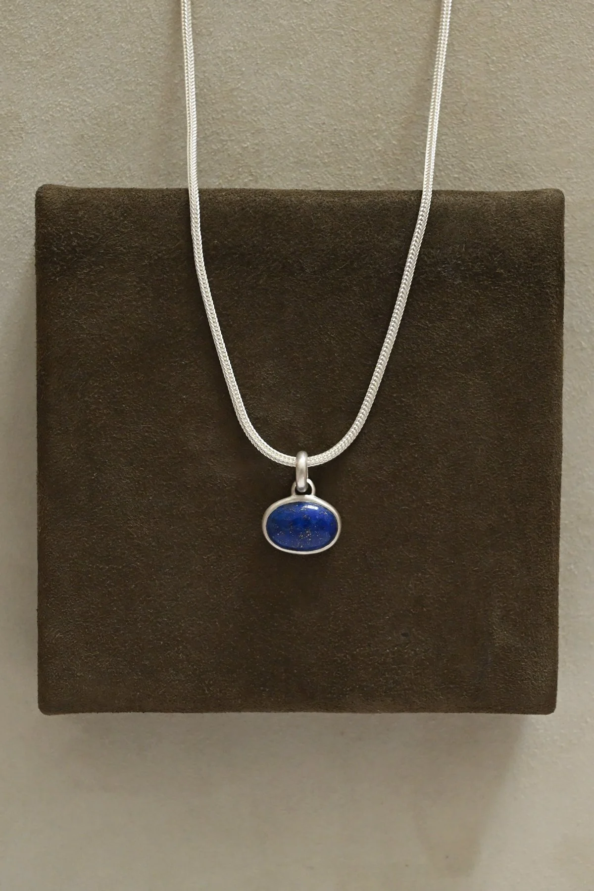 Dunton_Ellerkamp_Lapis_Pendant_3.jpg