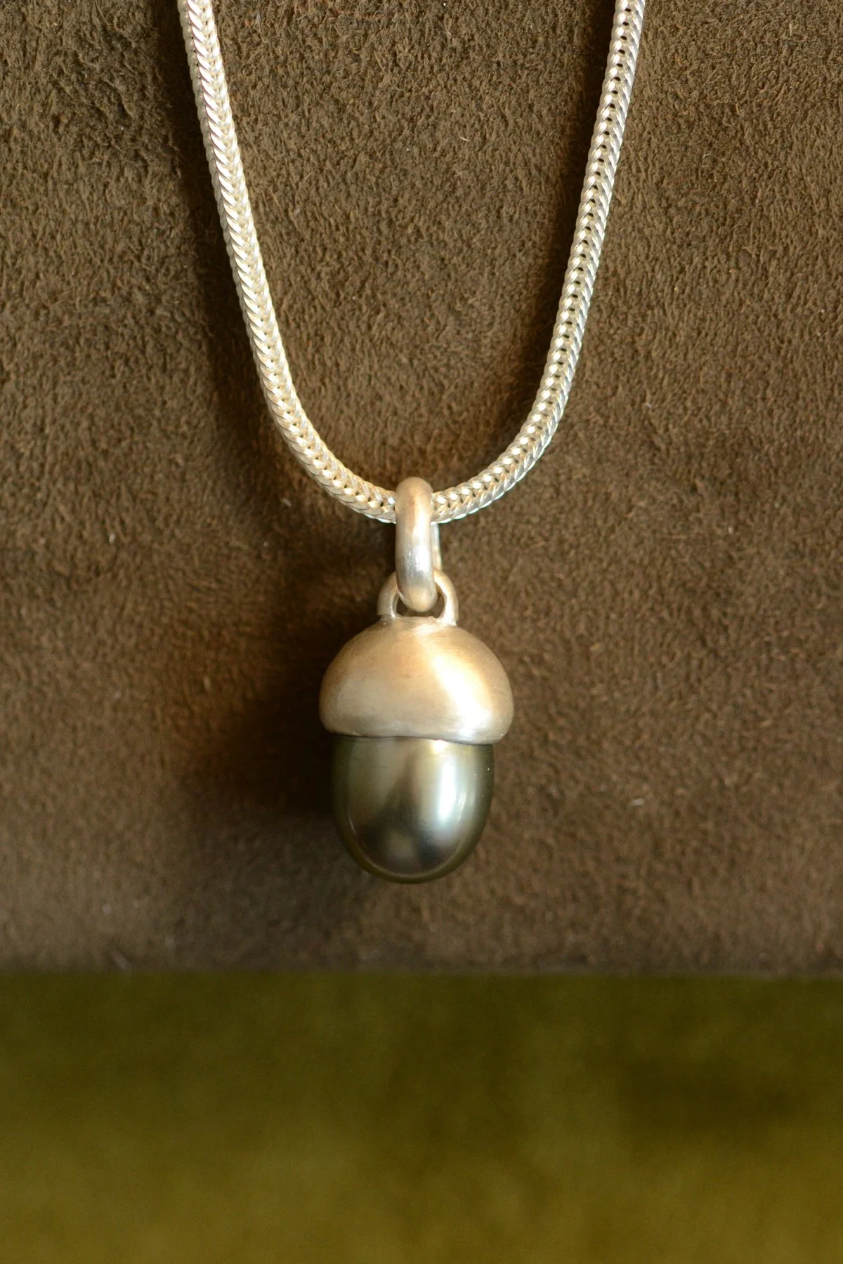 Dunton_Ellerkamp_Silver_Tahitian_-Acorn_Pendant_1.jpg