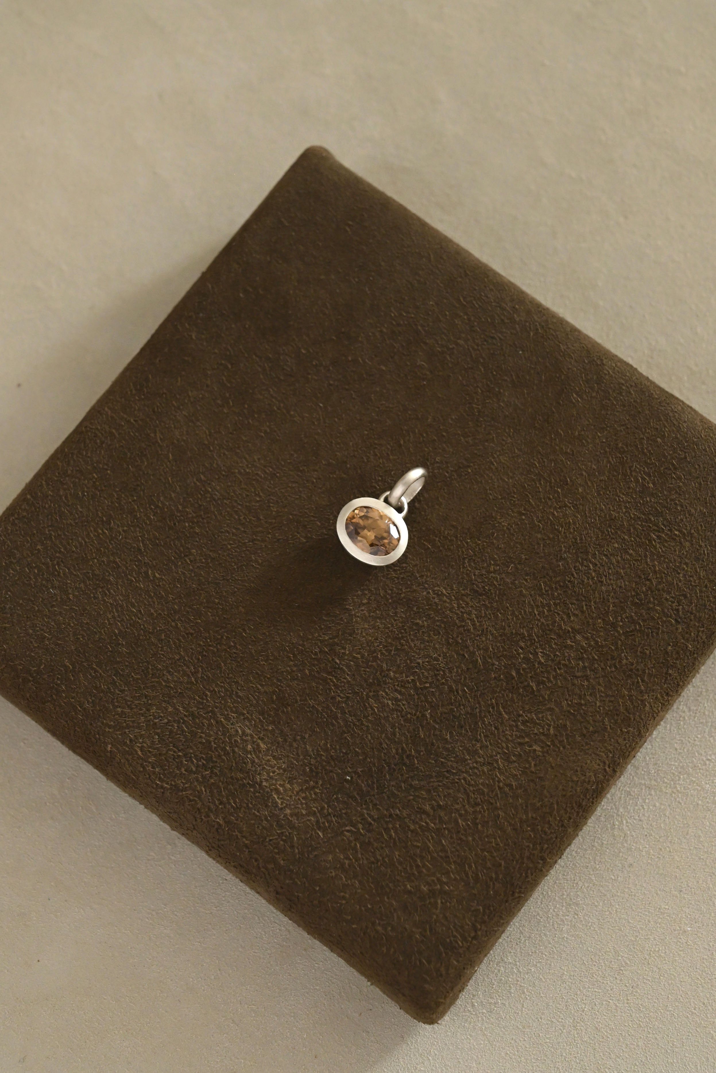 Dunton-Ellerkamp-Fall-Capsule-Collection-2026-Brown-Zircon-Pendant-4.jpg