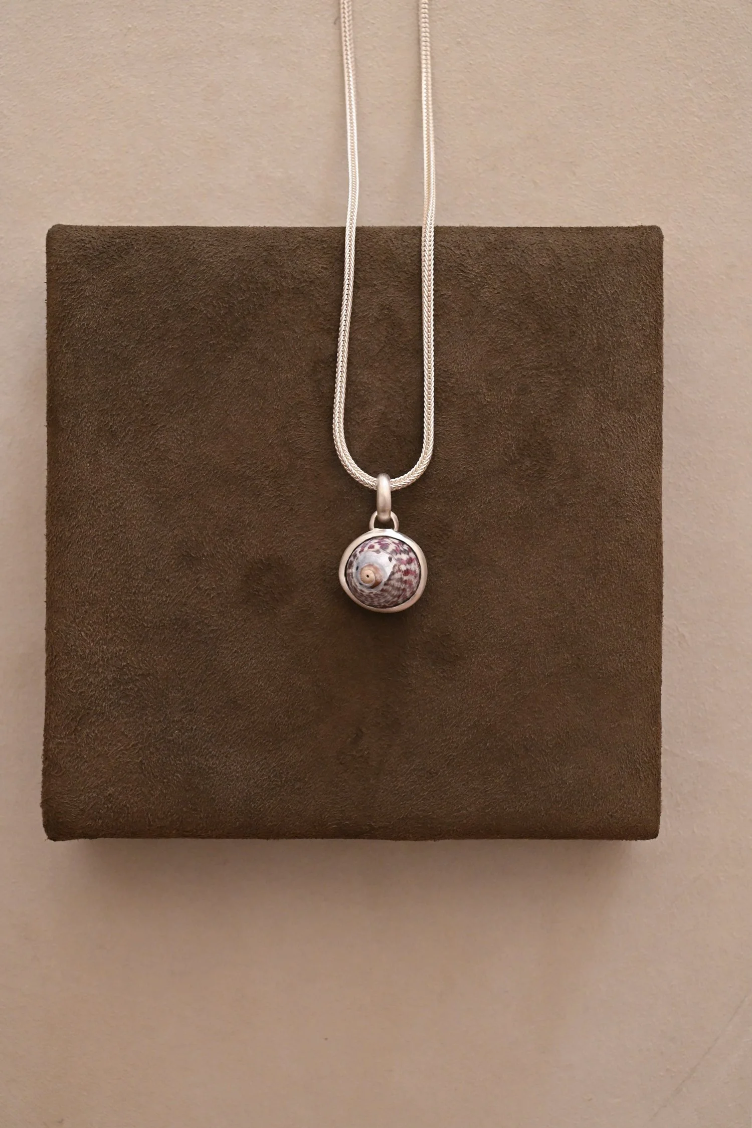 Dunton-Ellerkamp-Shell-Pendants-July-2026-17.jpg