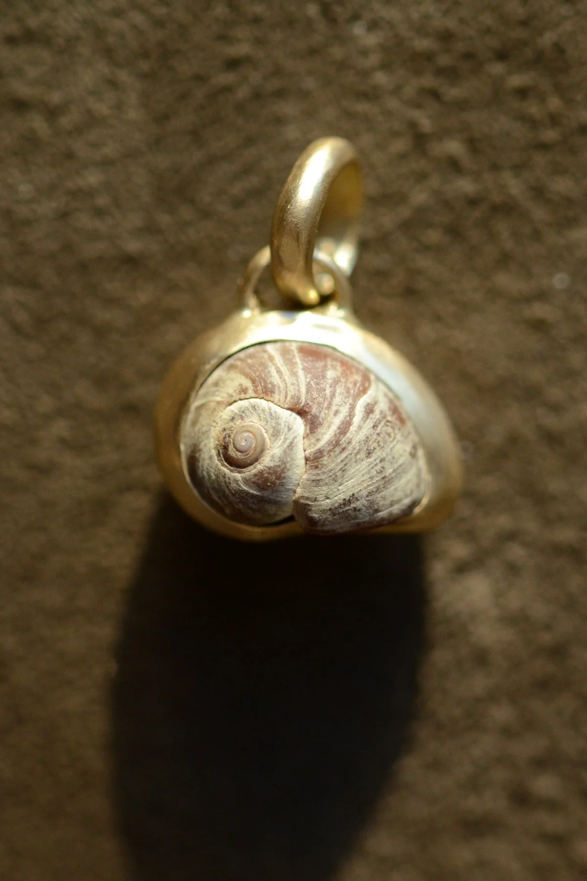 Dunton_Ellerkamp_Shell_Pendant_22.jpg