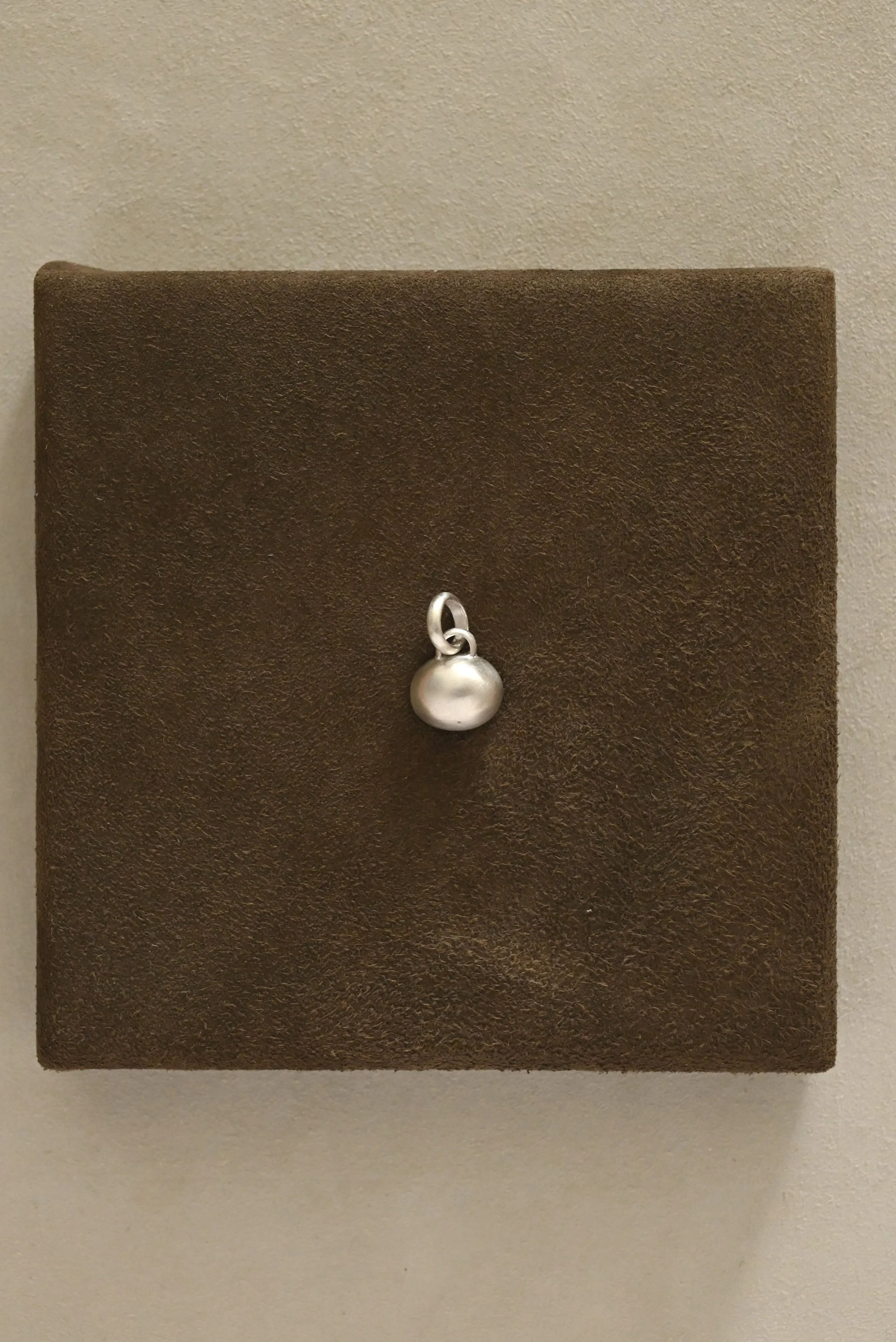 Dunton-Ellerkamp-Fall-Capsule-Collection-2026-Brown-Zircon-Pendant-3.jpg