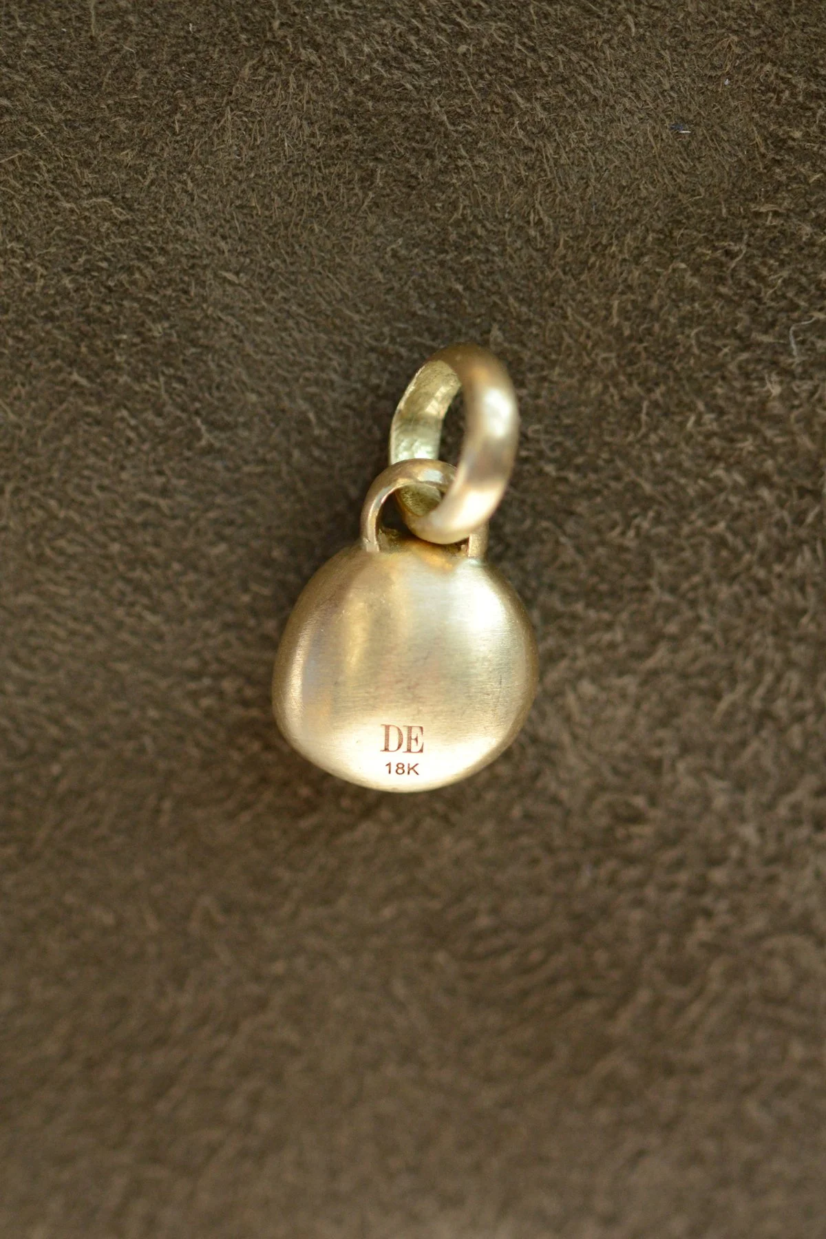 Dunton_Ellerkamp_Shell_Pendant_19.jpg