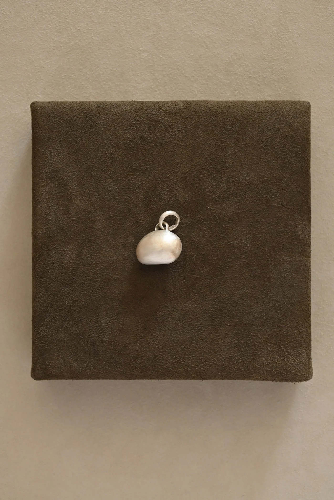 Dunton-Ellerkamp-Silver-Shell-Pendant-Web-7.jpg