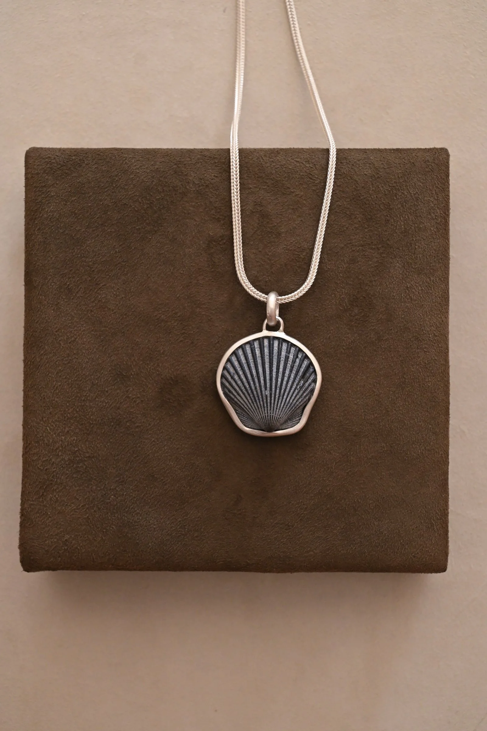 Dunton-Ellerkamp-Shell-Pendants-July-2026-19.jpg